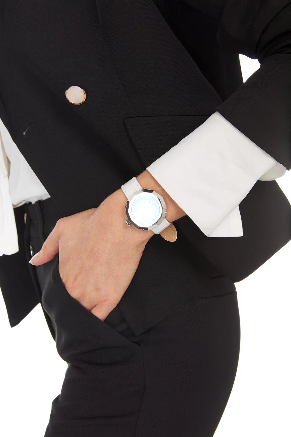 WATCHES-NYC-Photo-Group-video-amazon-ecommerce-white-background-flat-mannequin-Rich-Media219.jpg