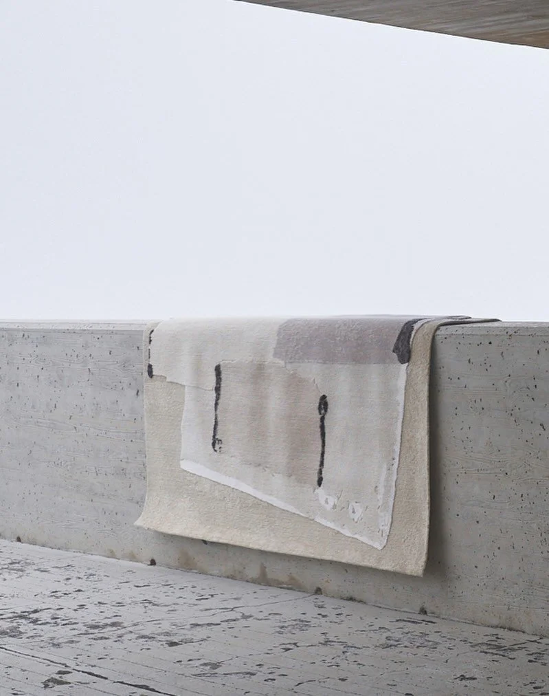 Rhizomes 2 white by Charlotte Culot

The hand-knotted rug is based on a paper collage by Charlotte Culot. To echo the layered technique of collage work, the design of the rug features varying pile height, which enhances its tactile quality.

This han