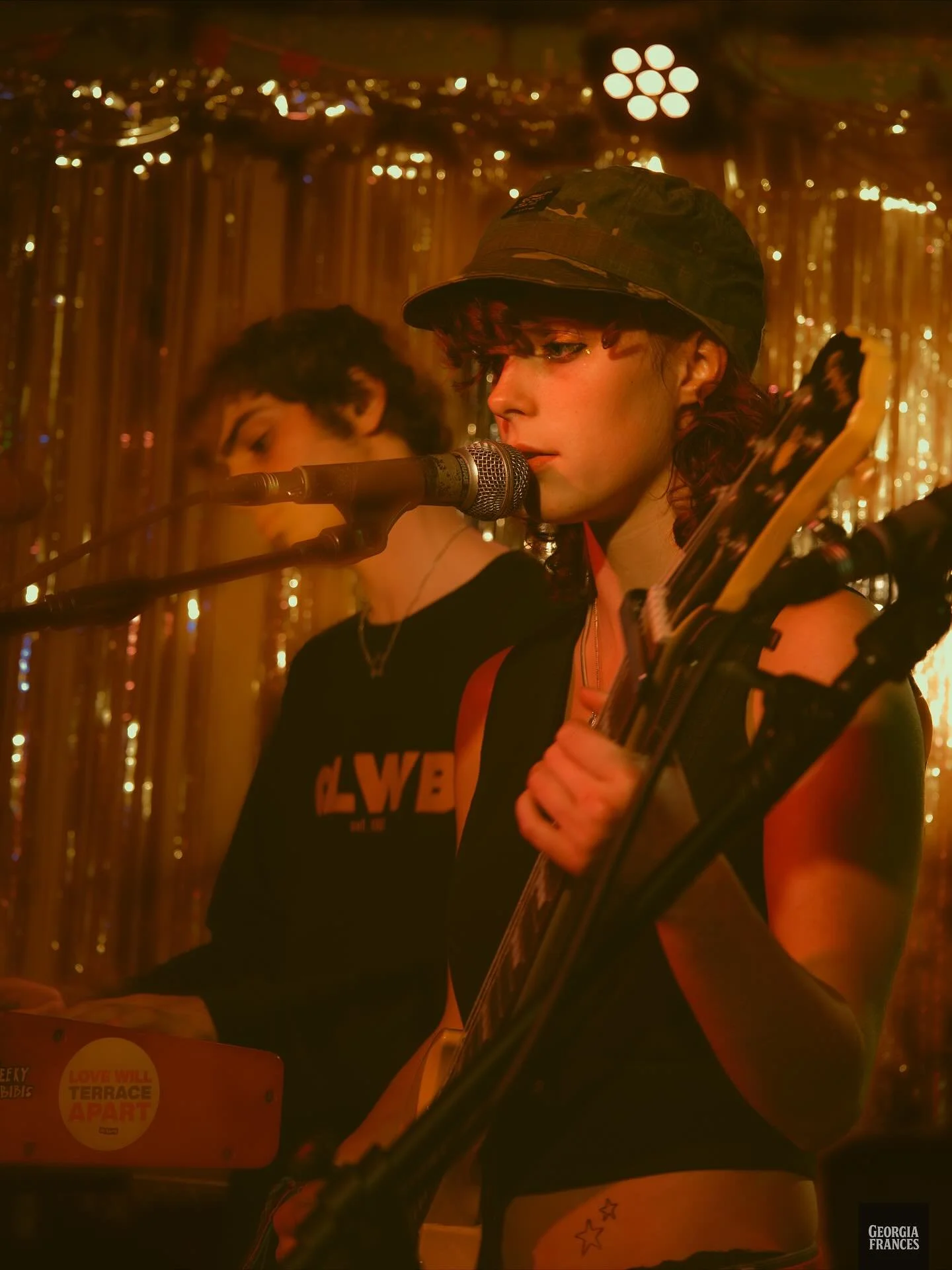 @casualsmartband at @windmillbrixton for @pindropzine 🩶📌 pt2.