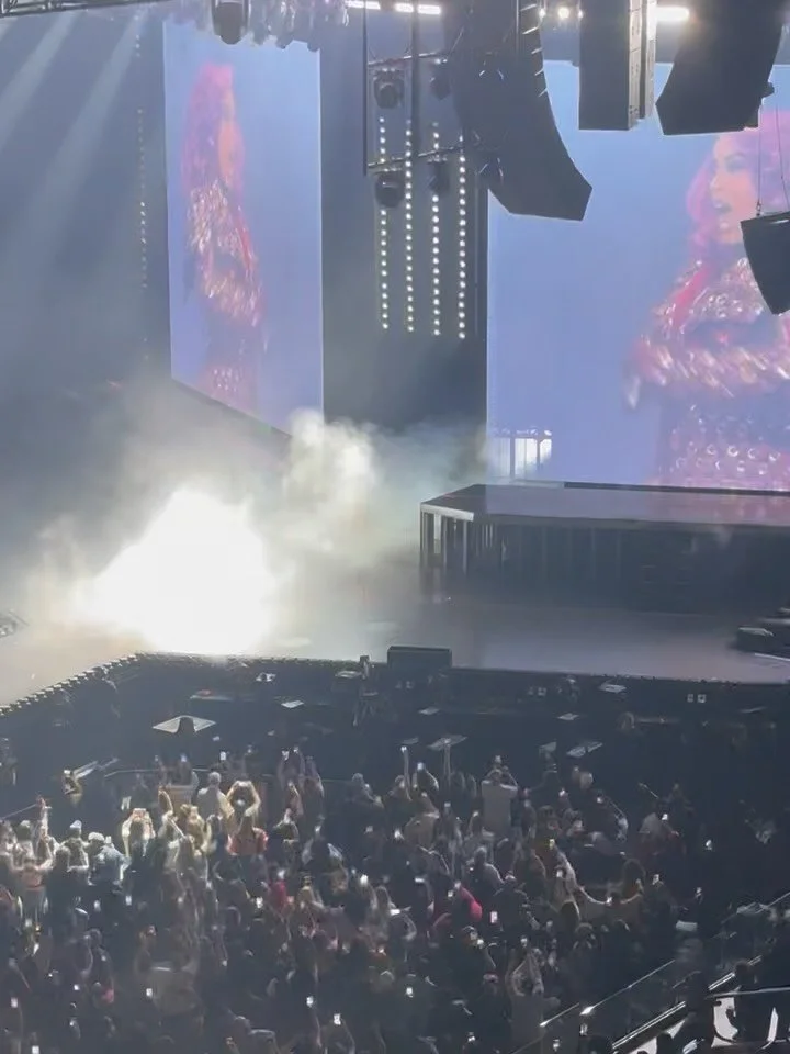 A quick 24 hour trip to SF to visit my favorite ladies @ashlee_naveh and @iamcardib. A lesson I learned was just because the suite has an all you can eat buffet, doesnt mean you need to actually eat all that you can, especially if you plan on shaking