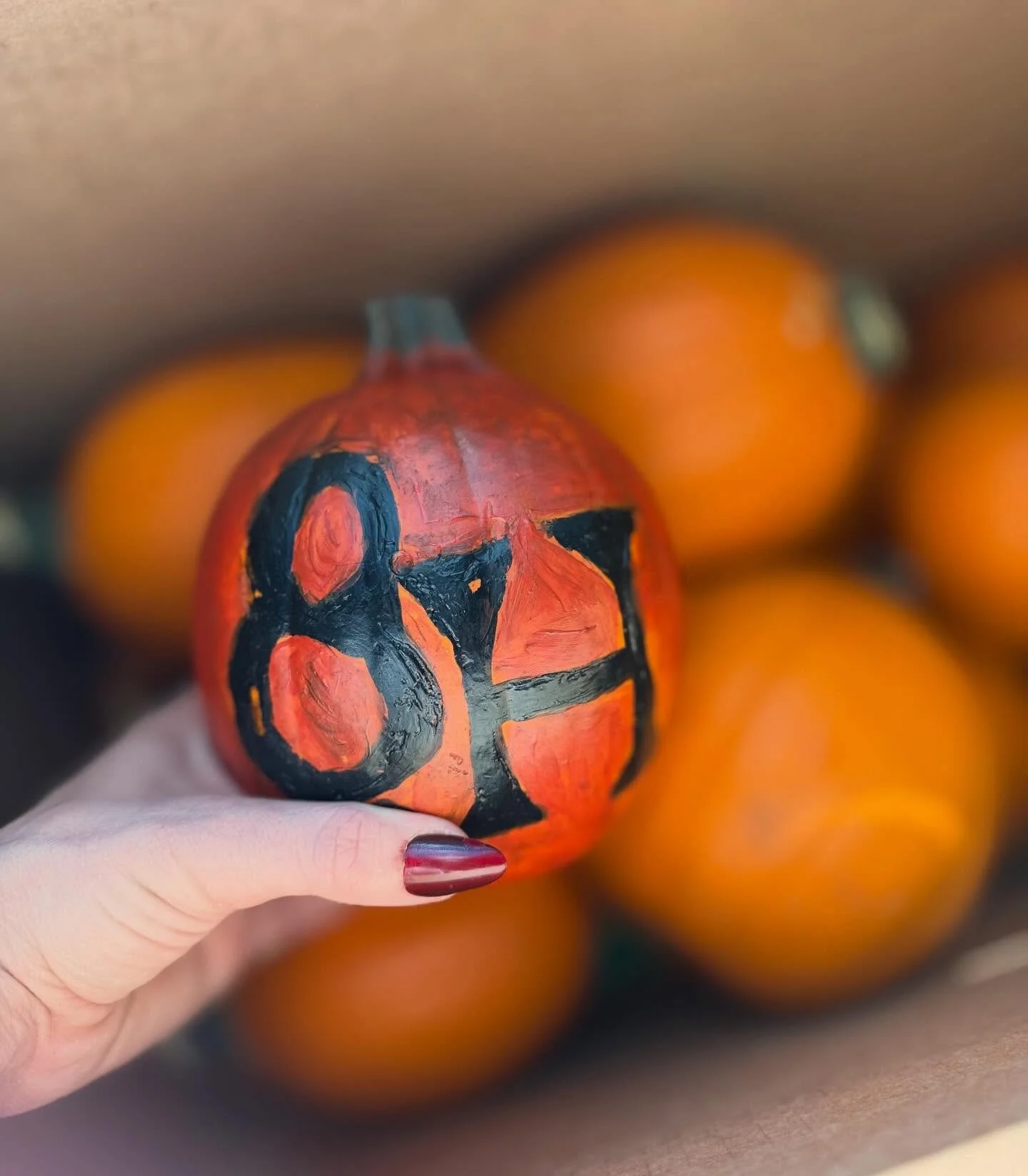 🎃✨ Make sure you join us on the terrace this Wednesday 10/22 from 3:30-5:30pm for a pumpkin painting party! 🎨👻 Bring your A-game for a chance to win the title of Pumpkin Picasso 🏆🍂 Can’t wait to see you there! 🤗
#columbusoh #ohiostate #t