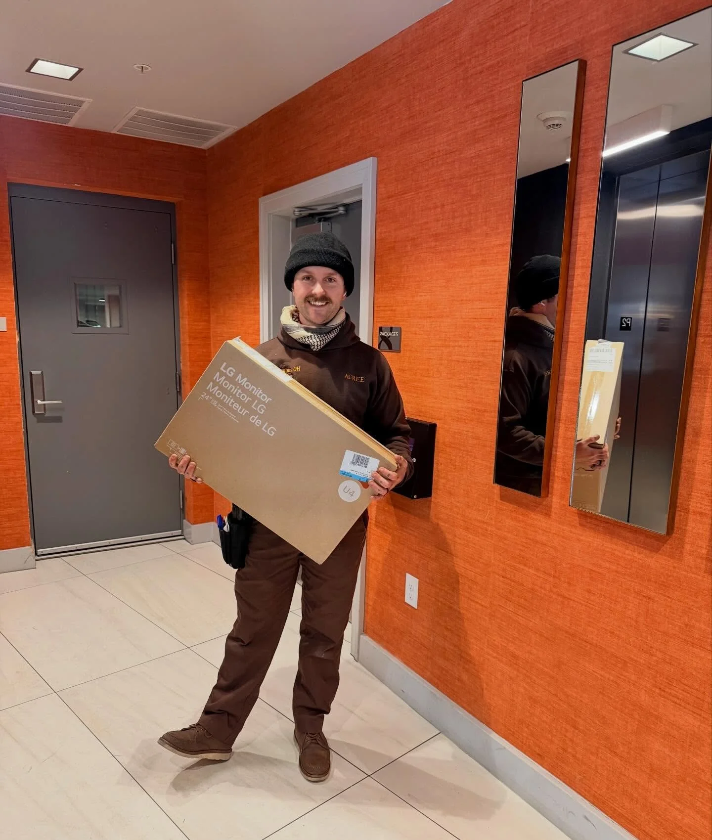 📦 Reminder: Package volume is increasing during this time frame. Please stop by to pick up your items as soon as possible. Happy Holidays! 🎁 

#8thandhigh #ups #holidaypackages #columbusohio #osu #theohiostateuniversity #ohiostate #leasing #highstr