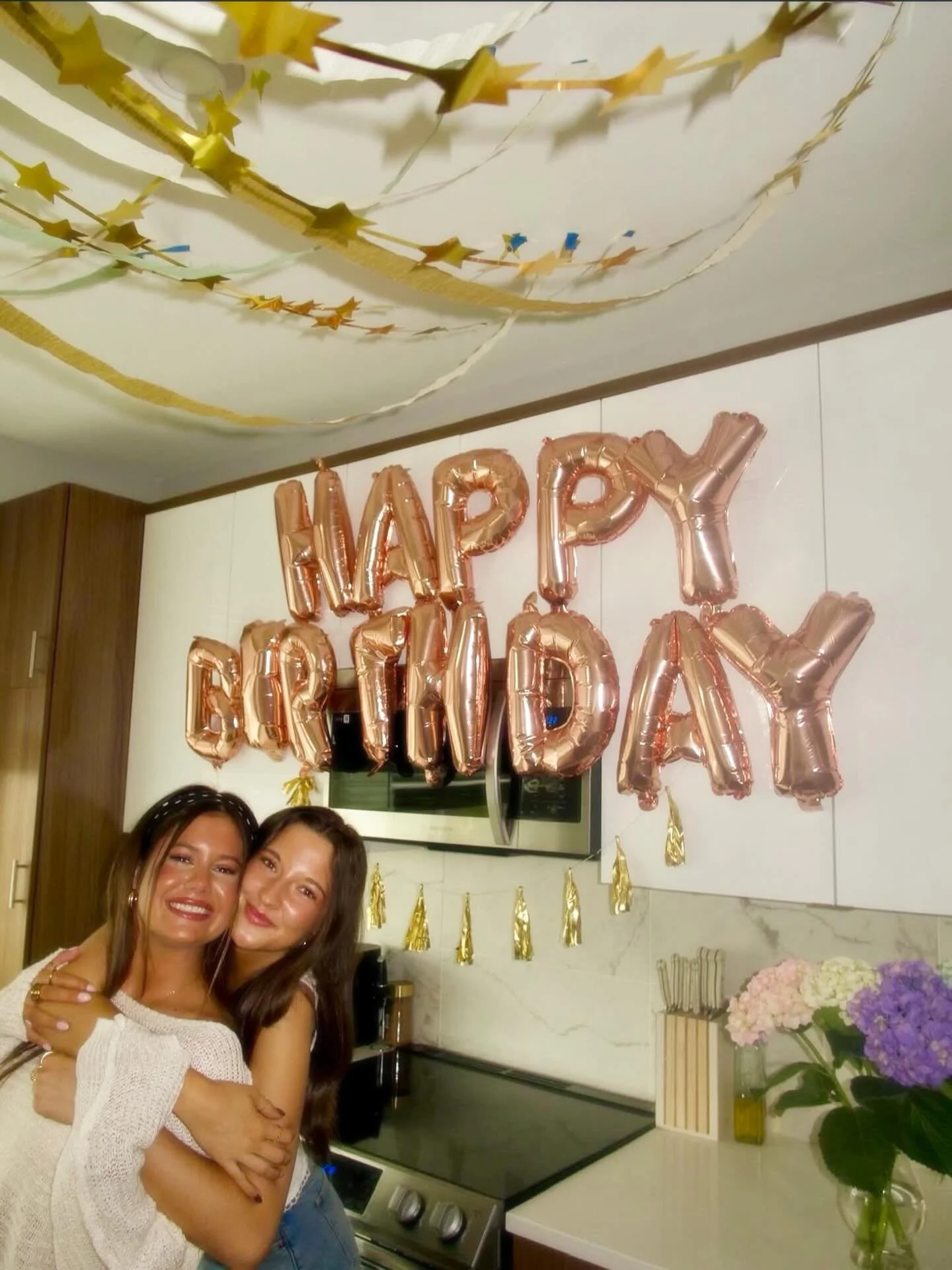 ✨🌷Birthdays just hit different at 8th &amp; High 🍰✨

#happybirthday #8thandhigh #columbusohio #celebrate #osu