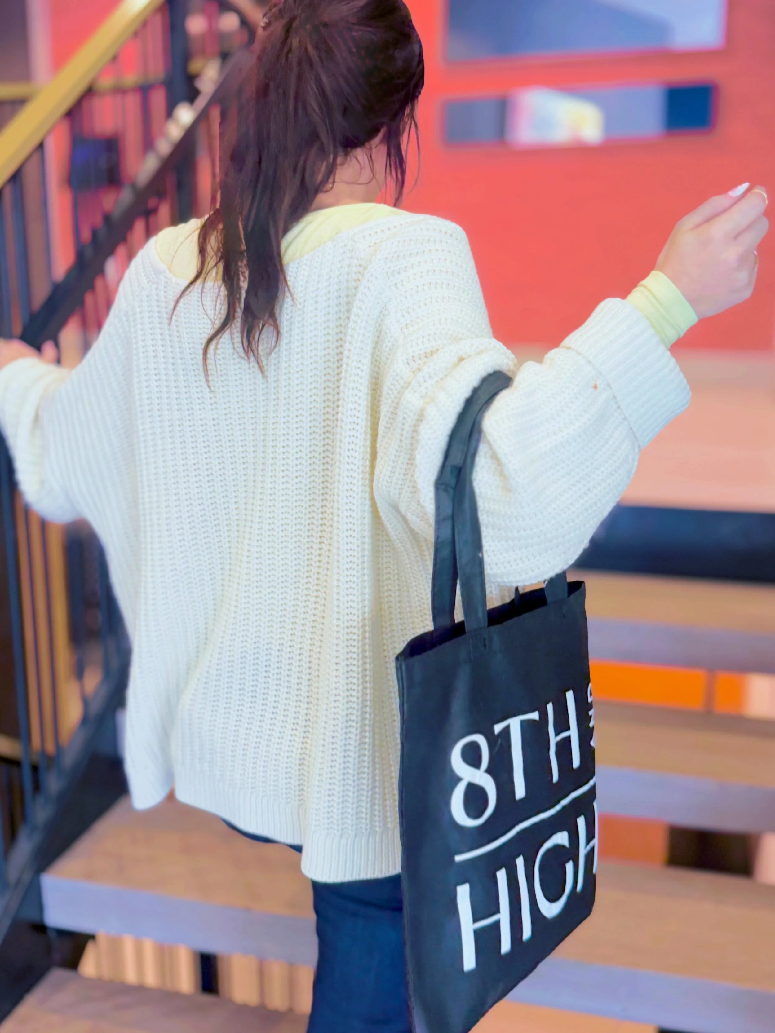 This is your sign to take the next step and to sign a lease at 8th &amp; High 👀🚶&zwj;♀️🏡✨

#osu #columbusohio #leasing #signalease #writteninthestars⭐️