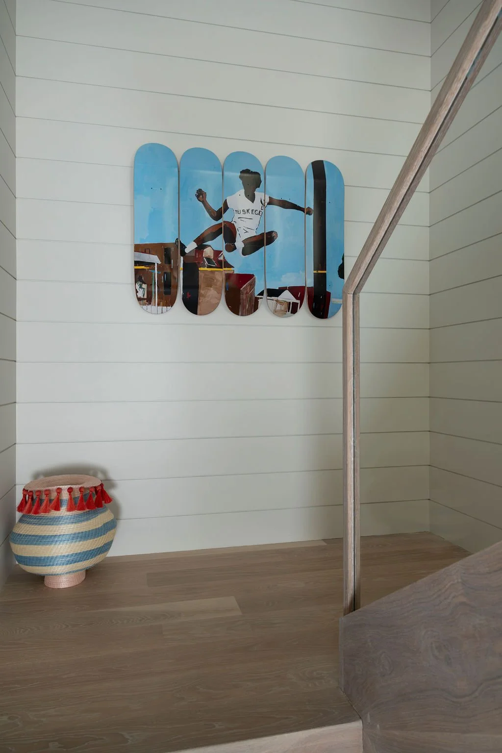 sag-harbor-ny-interior-design-photograph-stairway-tori-sikkema-photography-danielle-fennoy-revamp-343.jpg