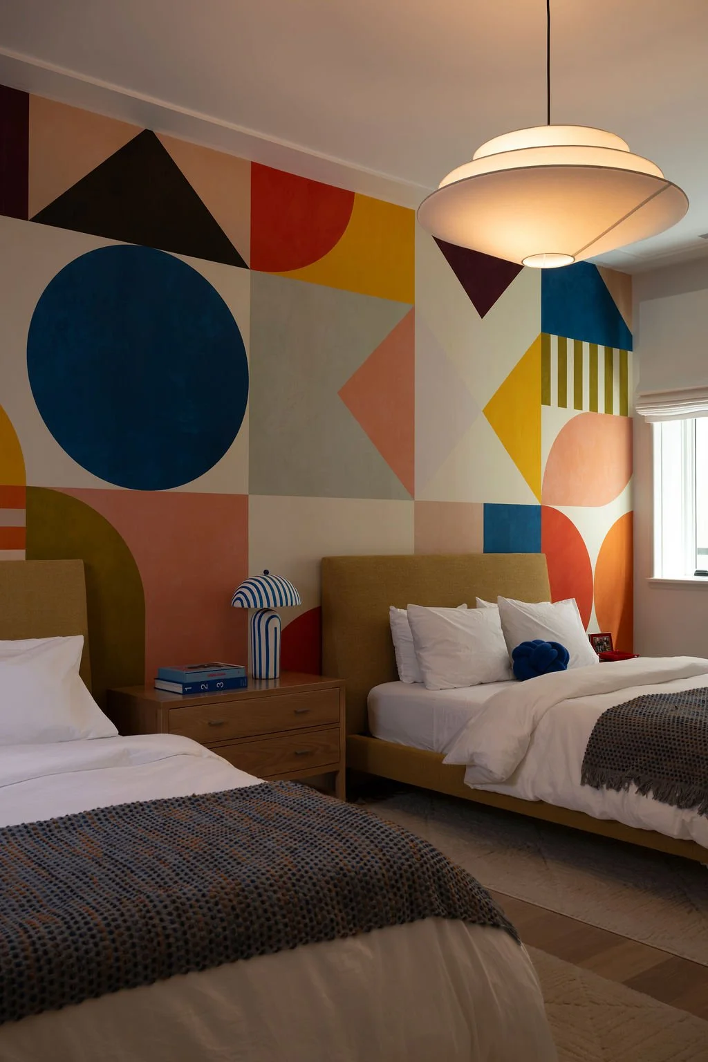 sag-harbor-ny-interior-design-photography-guest-bedroom-tori-sikkema-photography-danielle-fennoy-revamp-290.jpg