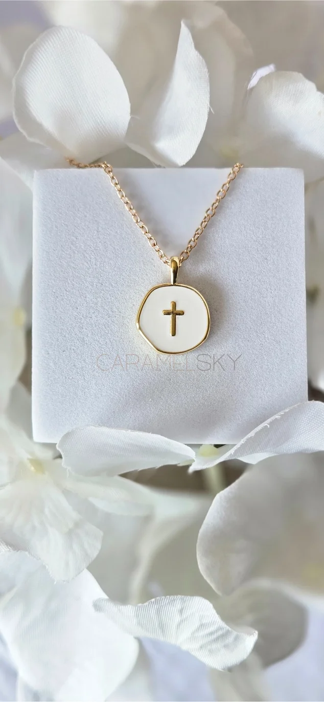 cross necklace.webp