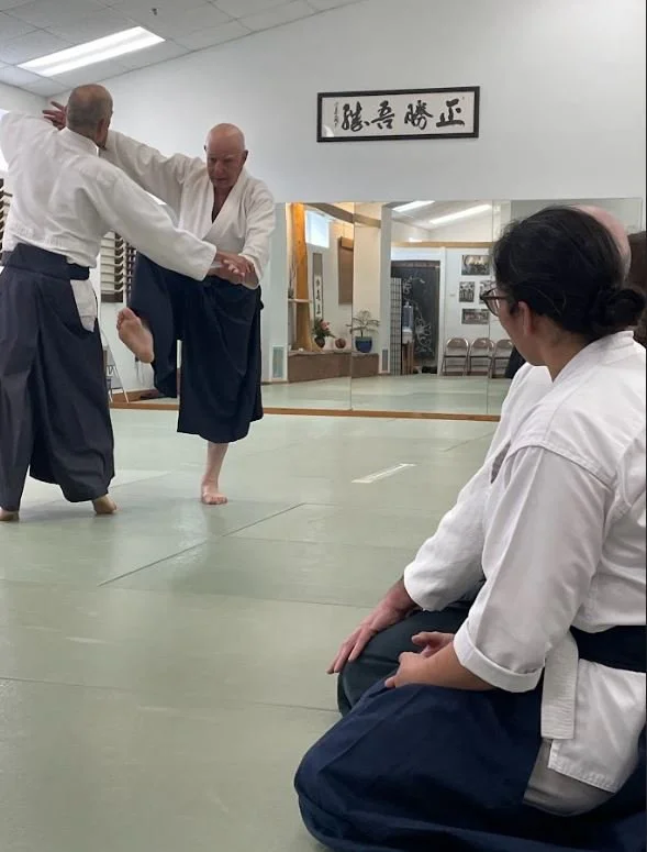 Yuka watch Billg sensei.JPG