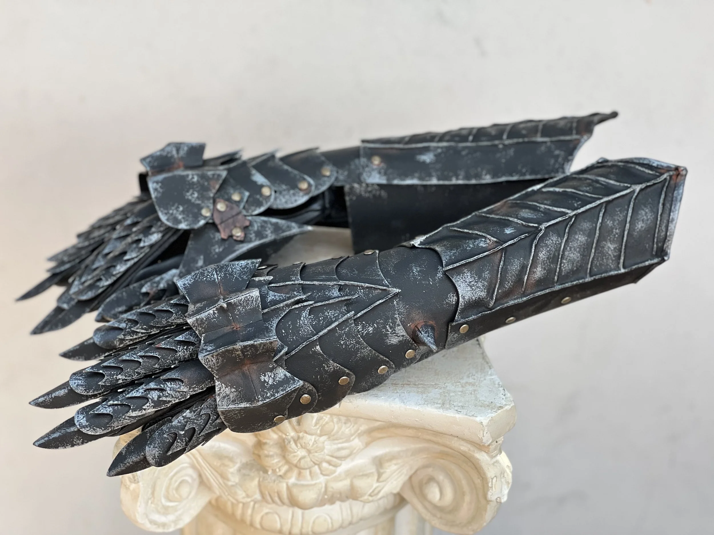 Nazgûl 1 Gauntlets in 'stunt' thermoplastic