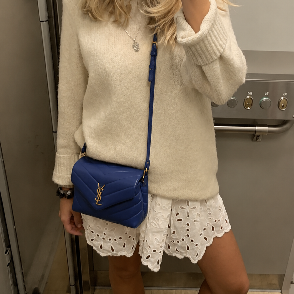 Elevator+Selfie+with+Blue+YSL+Bag.png