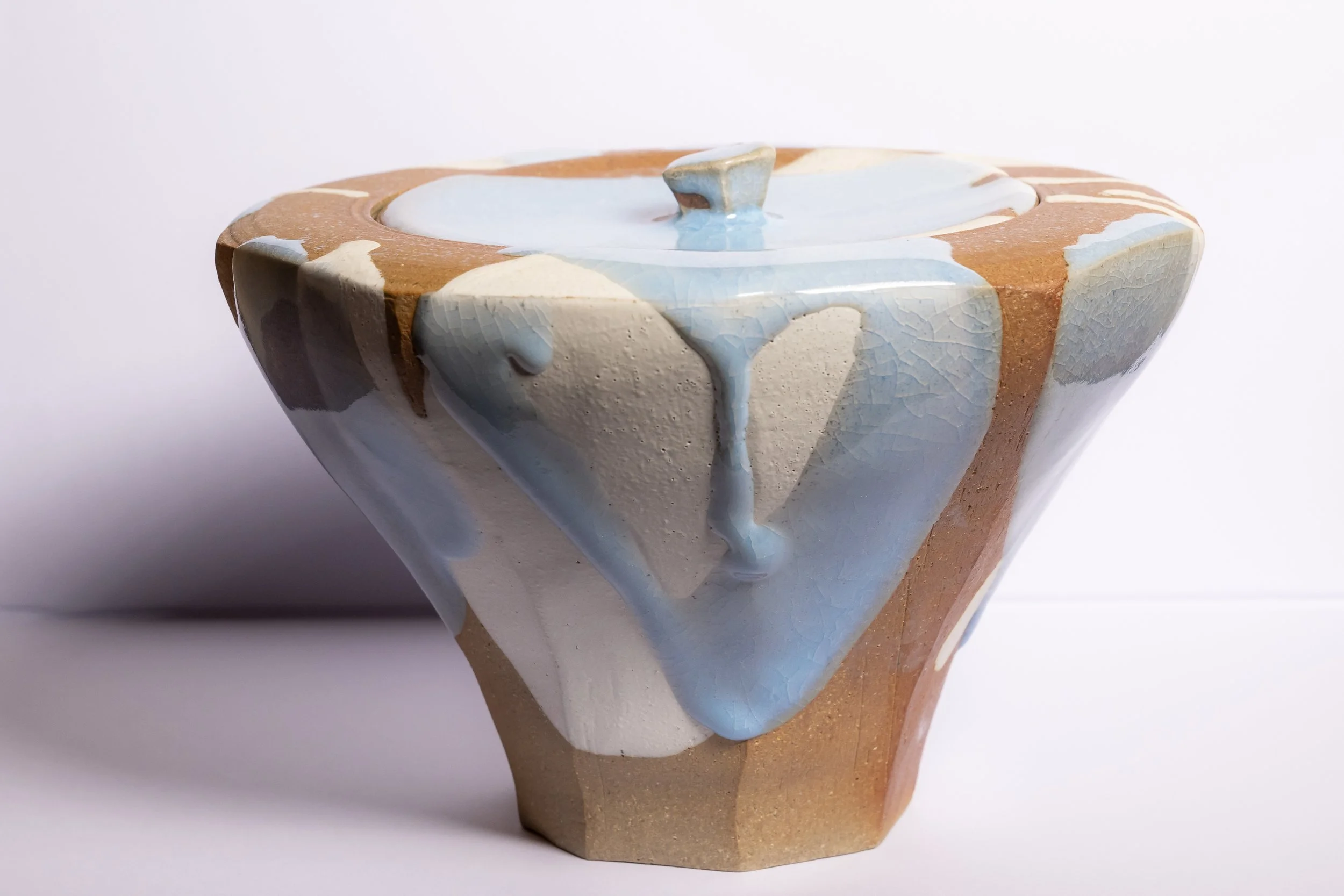 11. WATER KEEPER/GEPPAKU GLAZE 21.2 X 20.9 X 14.9 CM 
