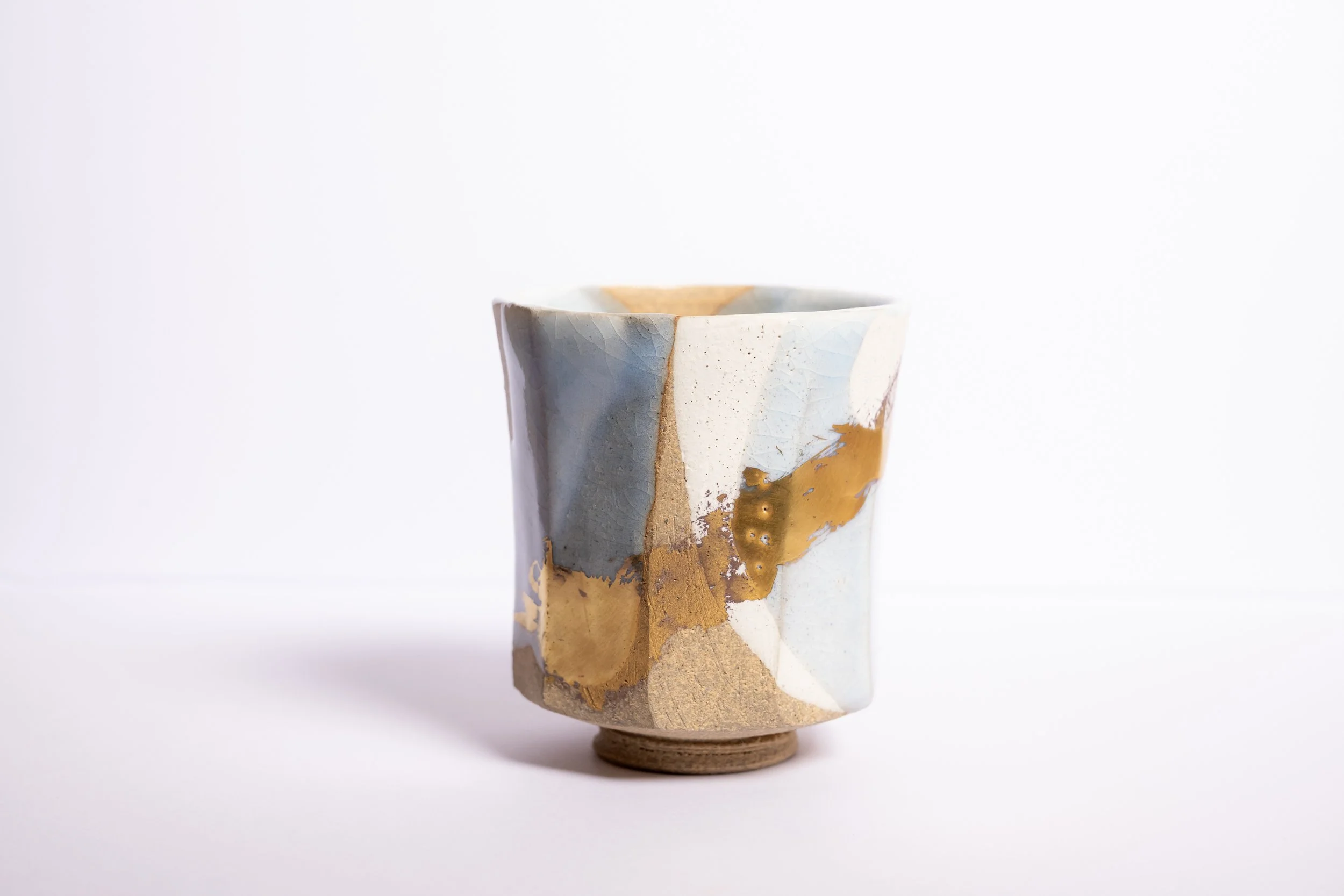 13. CUP/GEPPAKU GLAZE WITH GOLD 8.0 X 7.8 X 8.7 CM