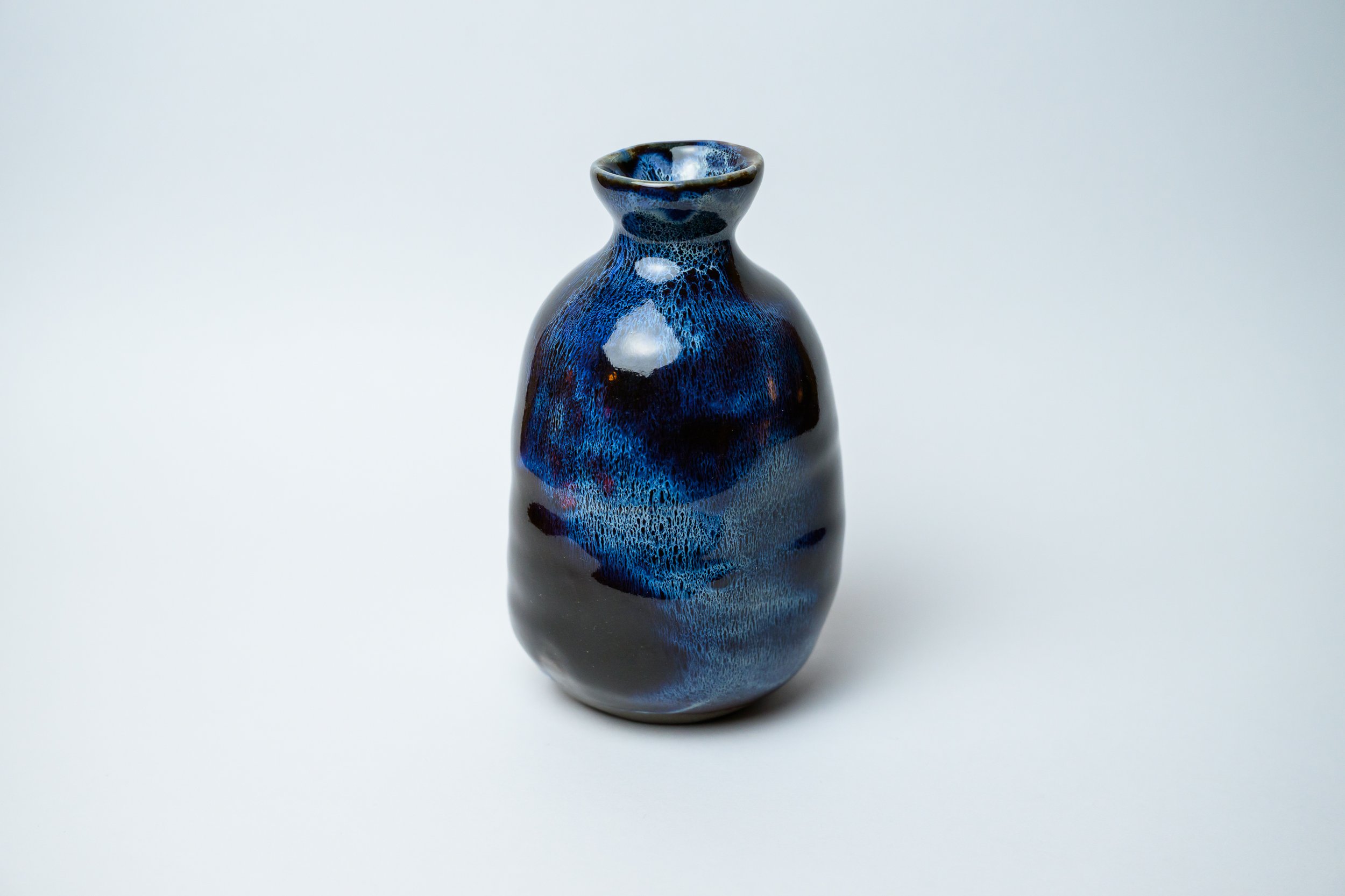 HEKIGYOKU-TENMOKU SAKE BOTTLE
9.0 x 9.0 x 14.5CM
$900