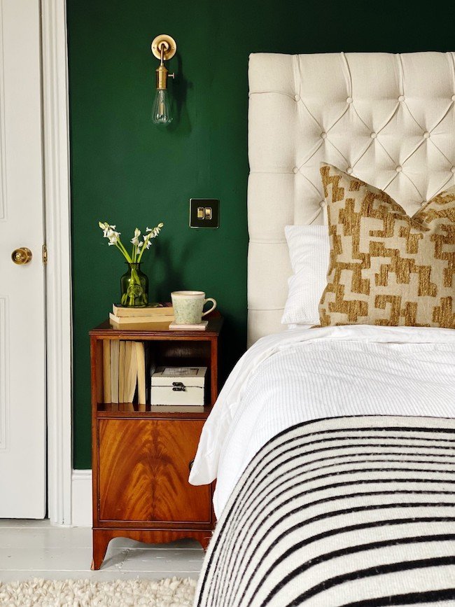 Green bedroom design.jpeg