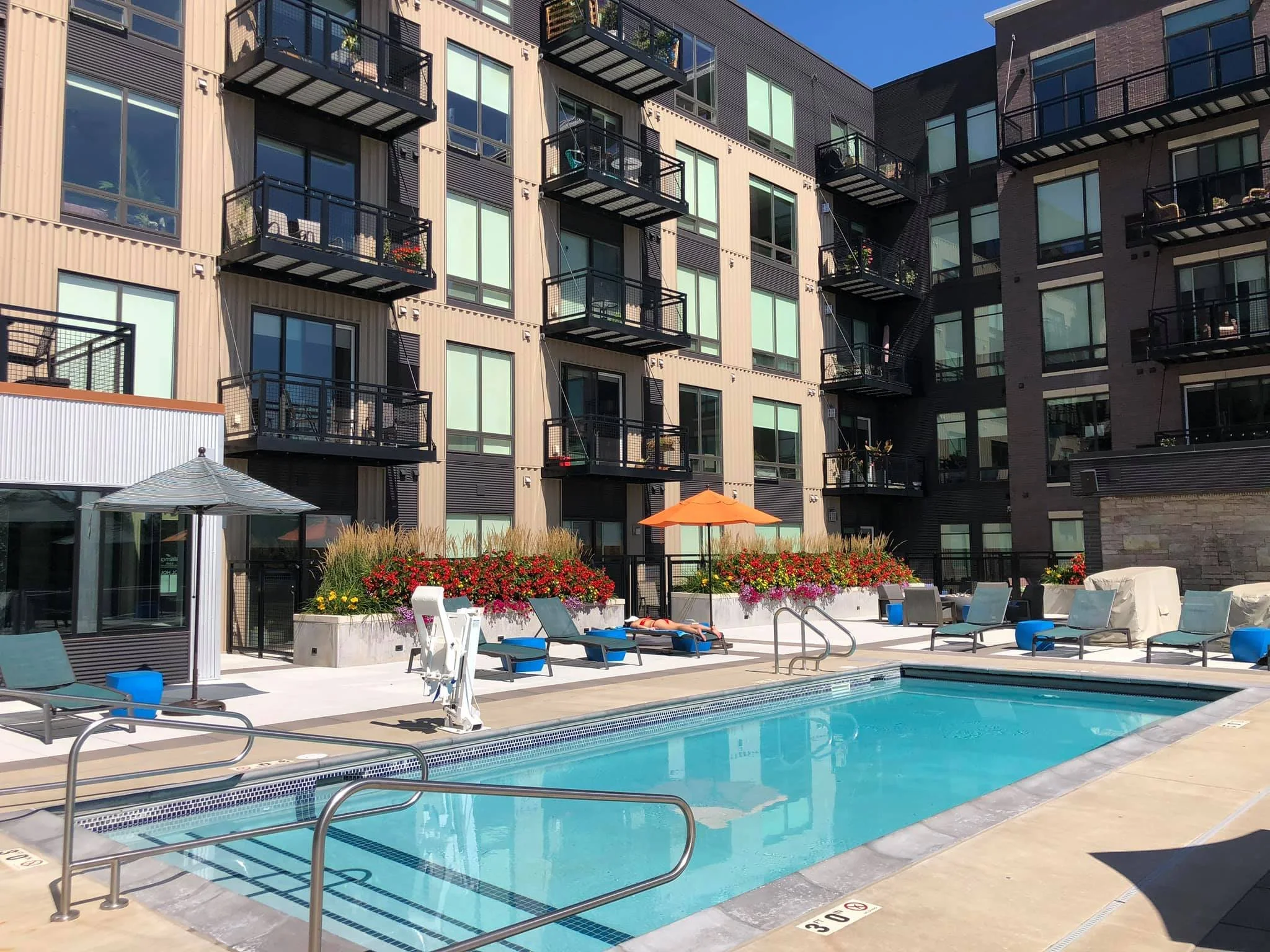 Mill &amp; Main Apartments