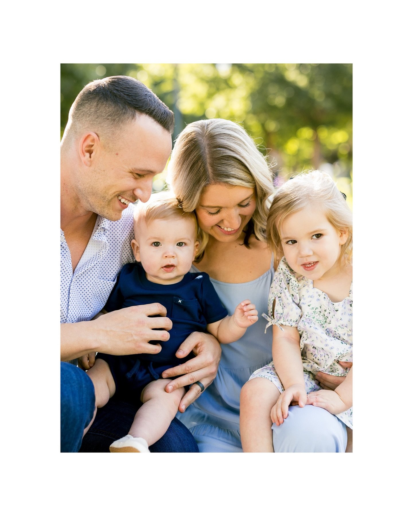 So many spring photos to share 💙 Thank you to the Hatcher family for joining me on spring minis last month! 

#jordanclarkphoto