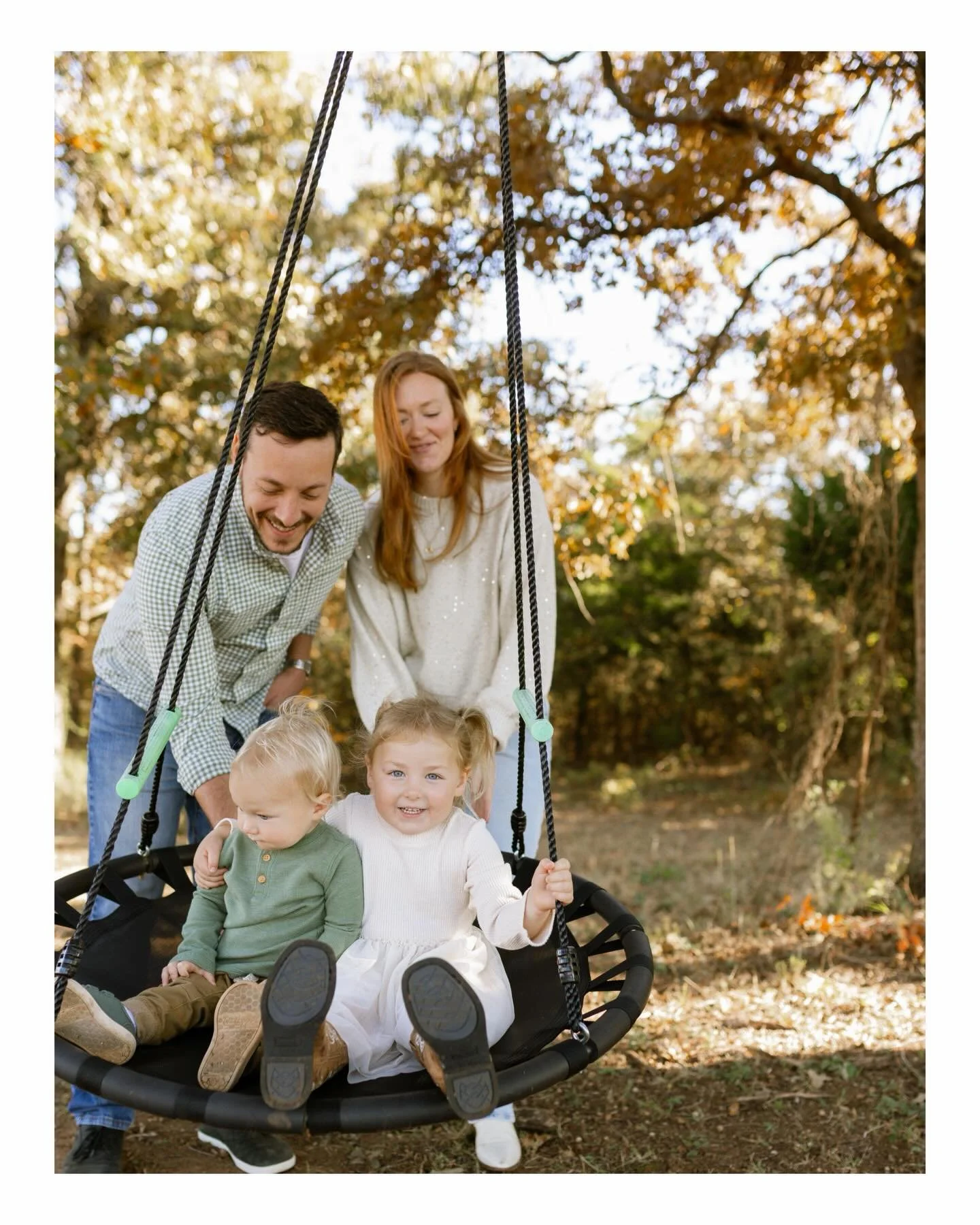 Family photos at home 🫶 The Paquin family always makes my job a breeze! I'm honored to have been a part of so many special moments and to see these kids grow up 💕 thank you! 

#jordanclarkphoto