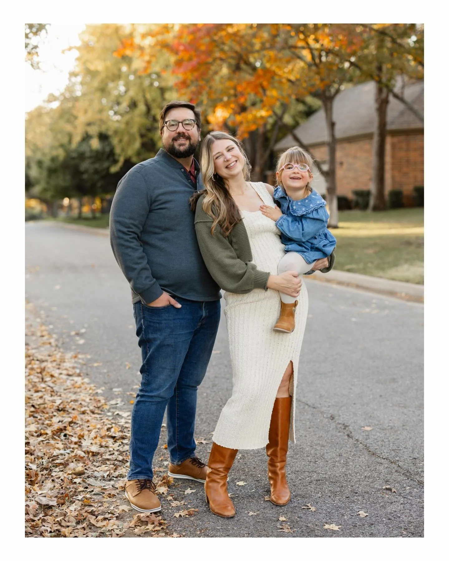Swipe to see the Dzambo family grow ➡️ congratulations friends, so happy for your family of four 💙 

#jordanclarkphoto