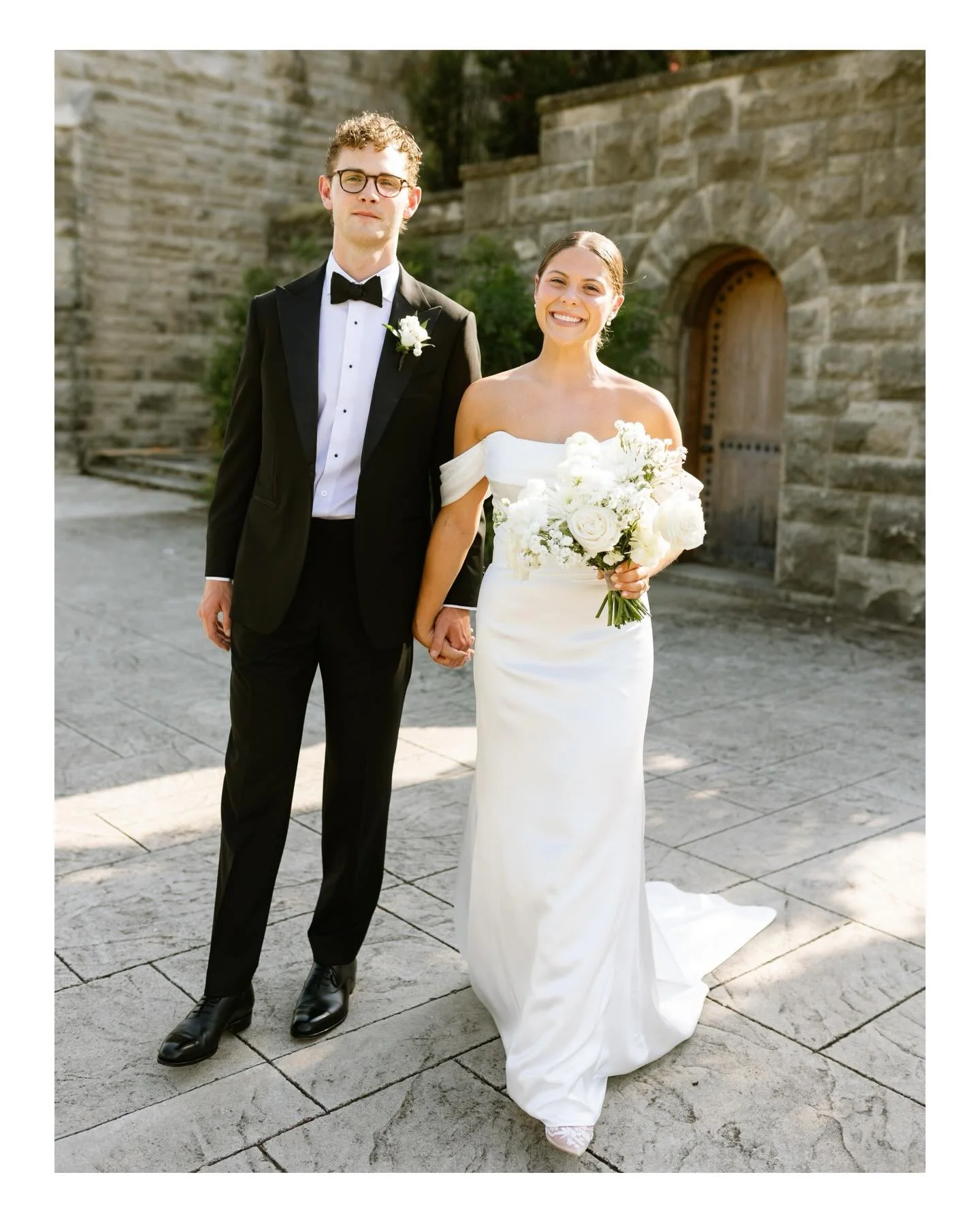 A true 2025 wedding highlight 🖤 celebrating Brooks and Ciara. Every detail was magical 🤟 thank you for having me and shoutout to the lovely vendors I got to work with on this day!

@foreverborrowed florals and planning
Raspberries and Cream
Marland