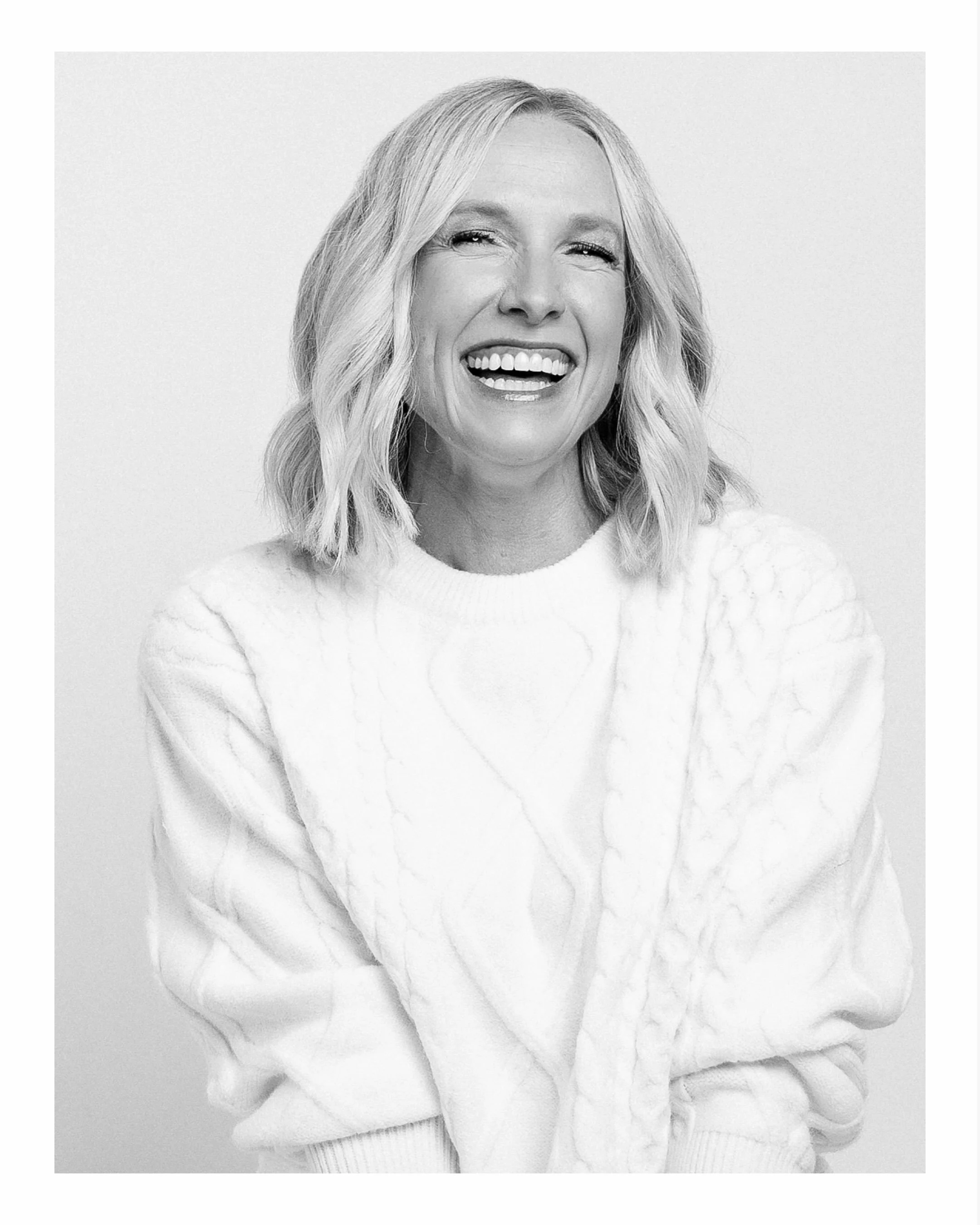 Had the best hour working with Angela Fry of @nobodywarnedmom ✨ She&rsquo;s hilarious and so much fun! I&rsquo;m Excited for your journey as a creator and for the community you are building 🫶

#jordanclarkphoto