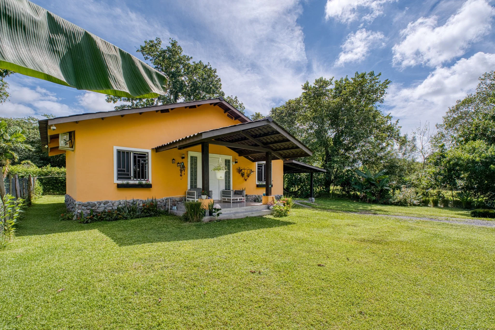 GCMS AshleyMorales 00001 Bugaba PTY PDEF NOLOGO LOWRES-9.jpg