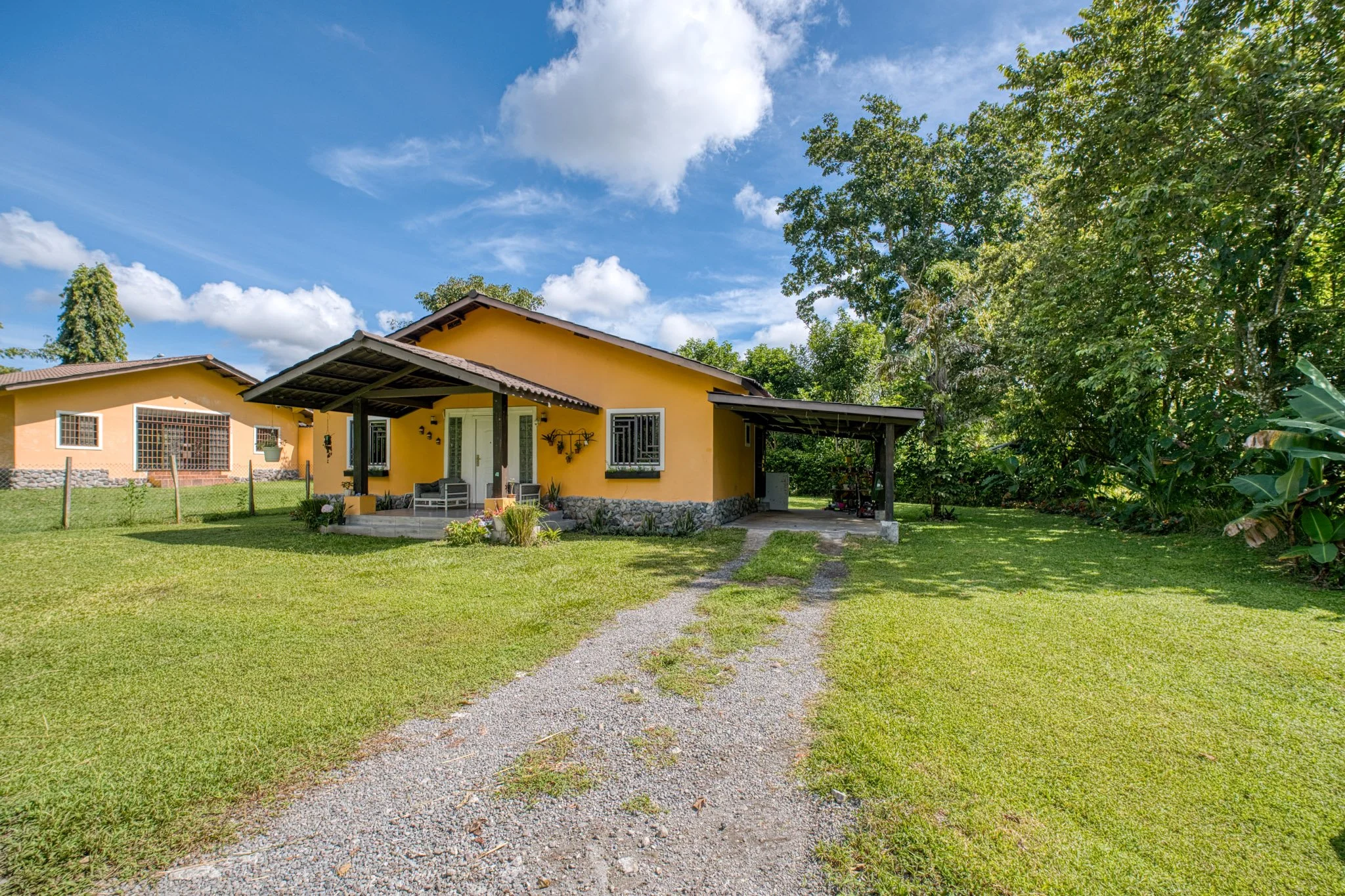 GCMS AshleyMorales 00001 Bugaba PTY PDEF NOLOGO LOWRES-7.jpg