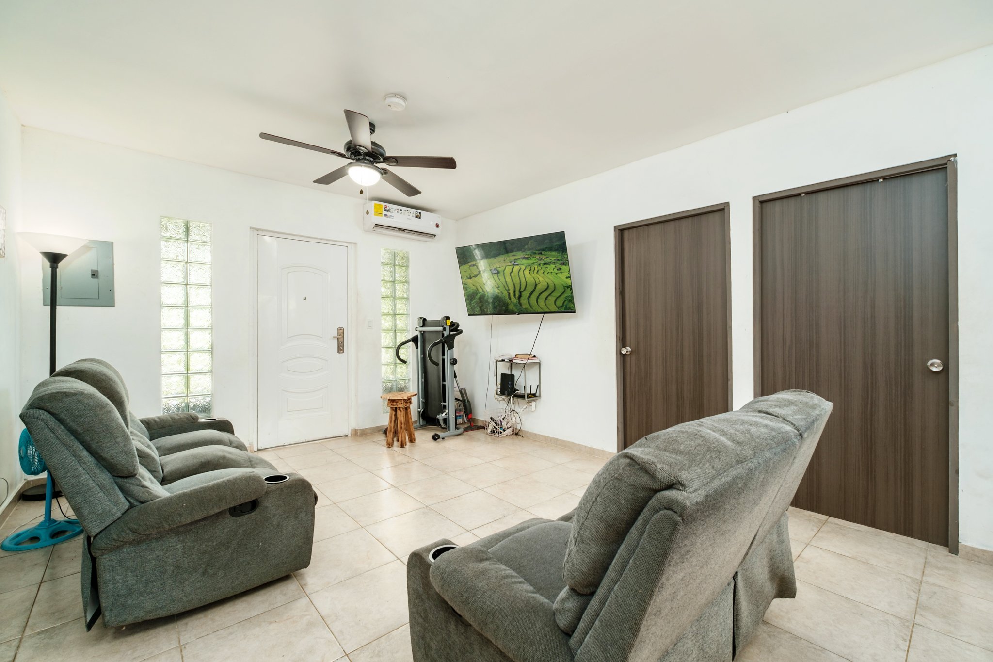 GCMS AshleyMorales 00001 Bugaba PTY PDEF NOLOGO LOWRES-18.jpg