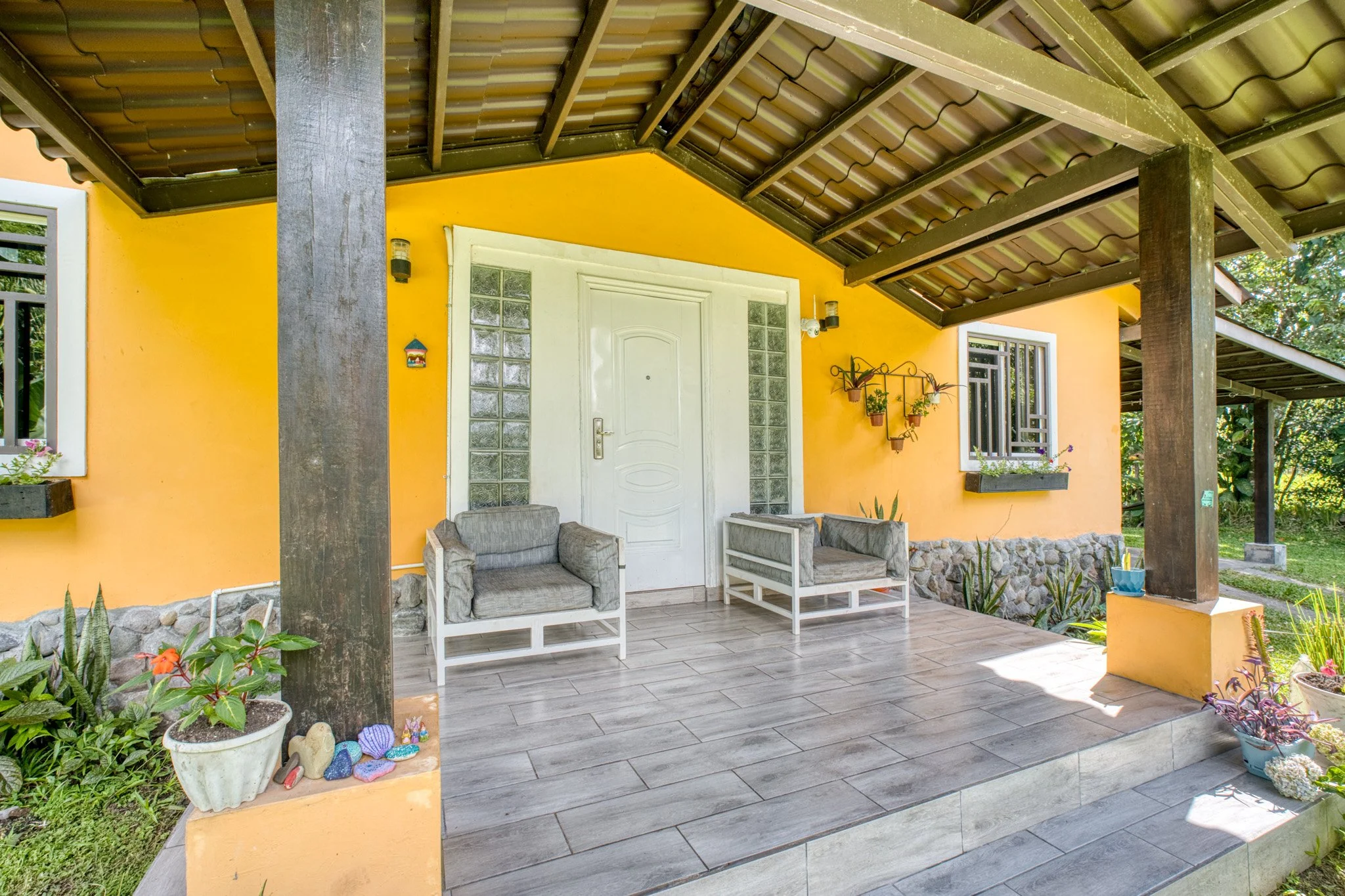 GCMS AshleyMorales 00001 Bugaba PTY PDEF NOLOGO LOWRES-10.jpg