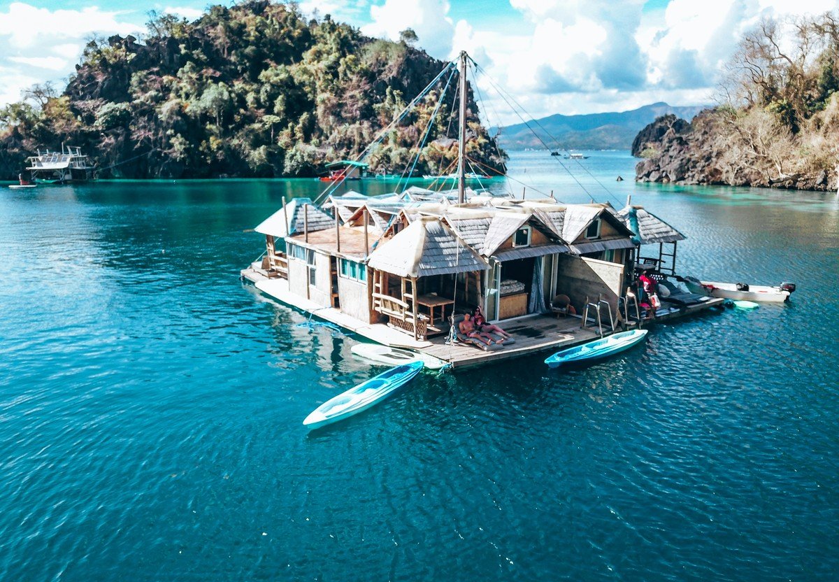 5ead8e839268706a6d993aa7_paolyn houseboat review.jpg