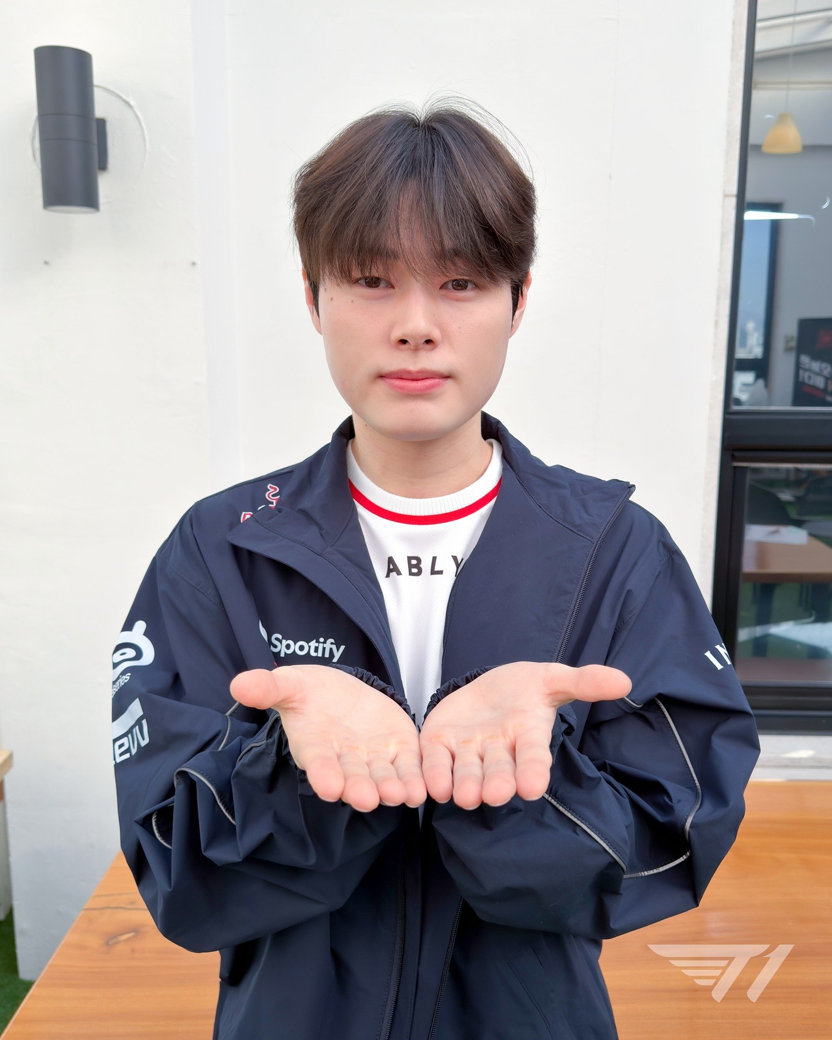 복 주면 안 잡아먹지~🐯

Give me luck and I won't bite~🐯

#TogetherAs1 #T1Overwatch