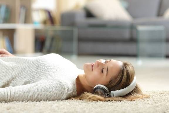lady headphones.jpeg