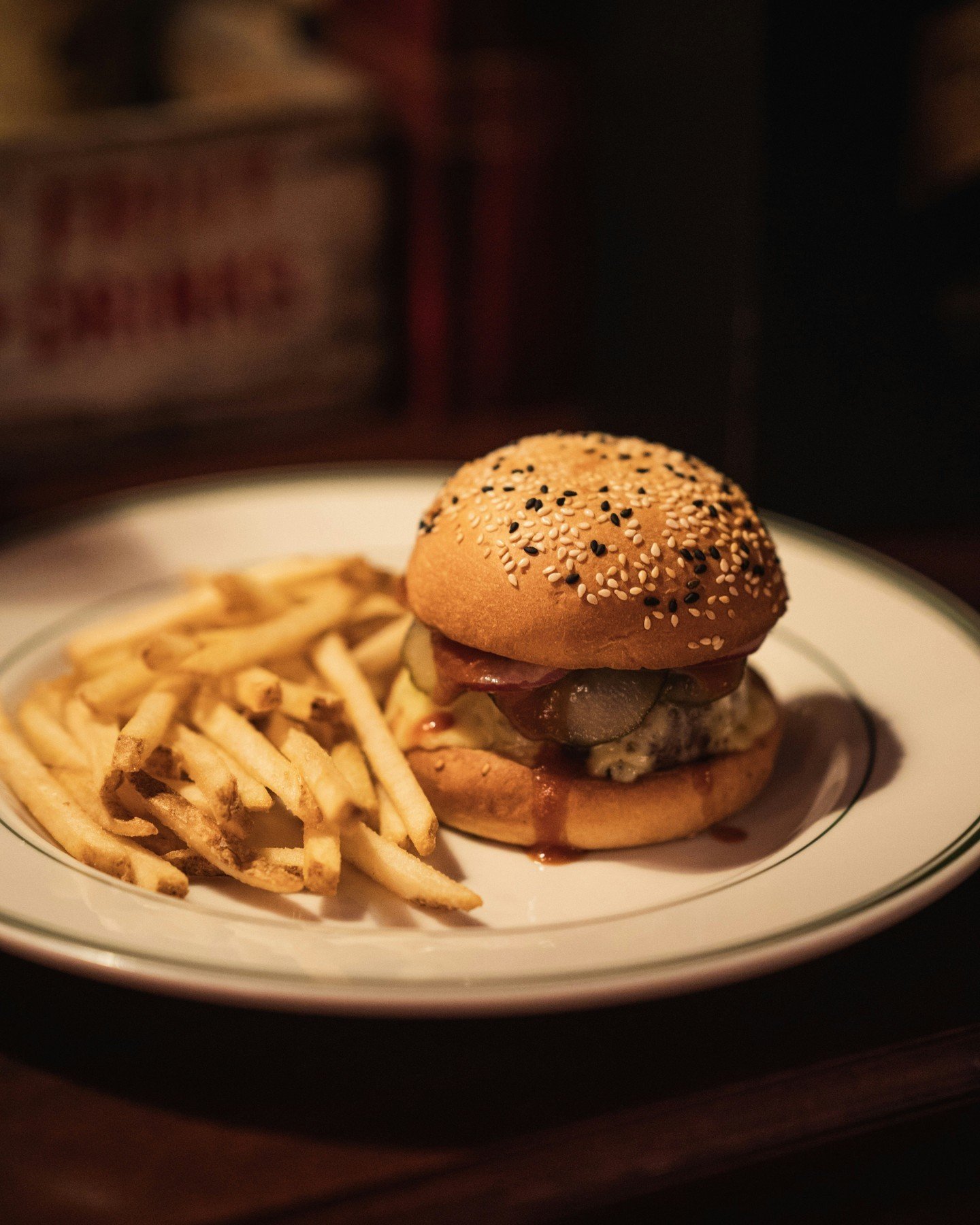 A Walter's cheeseburger in the bar is JUST what your Saturday needs....