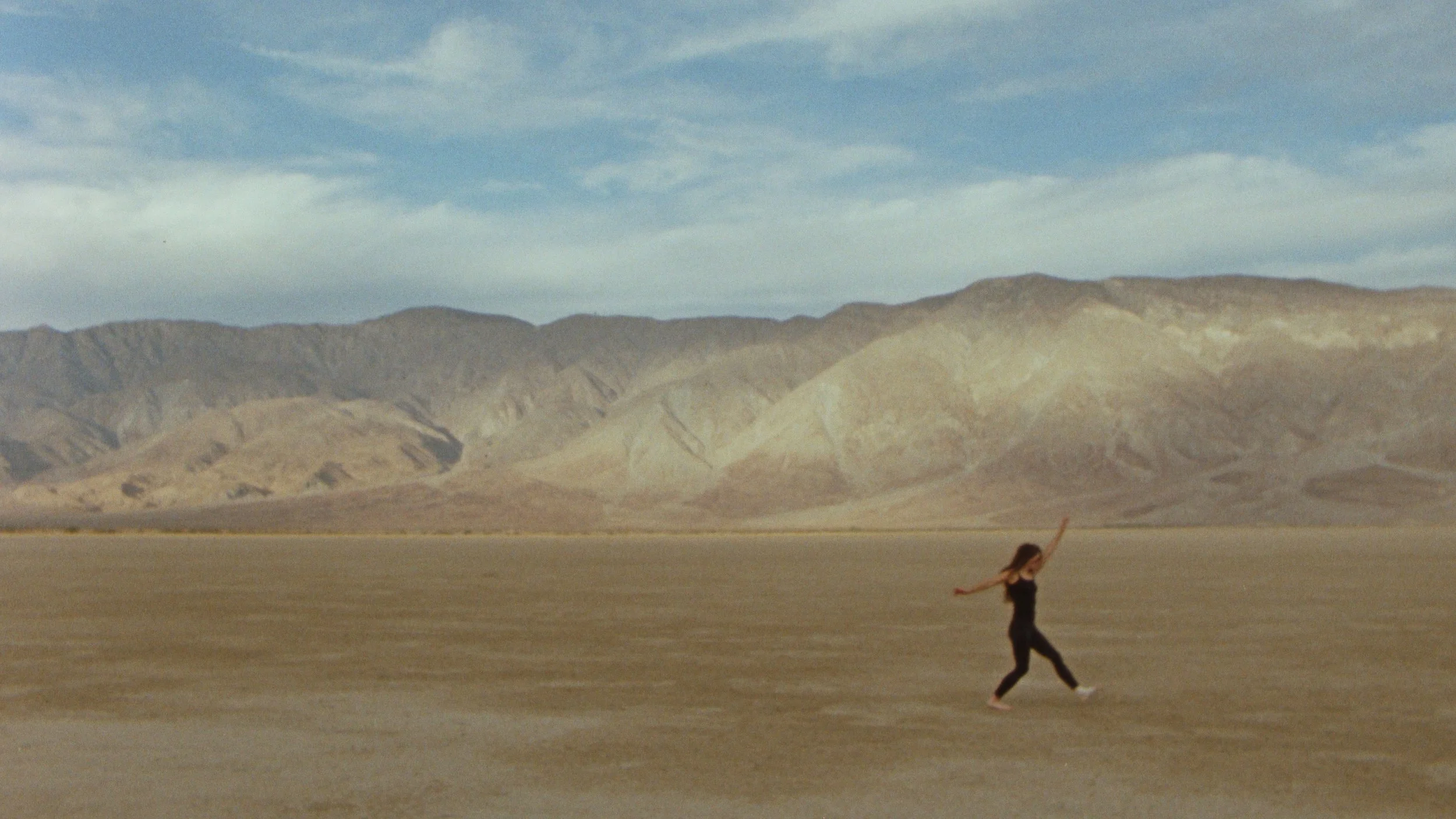 Erin Sprinke in Desert_1.2.jpg