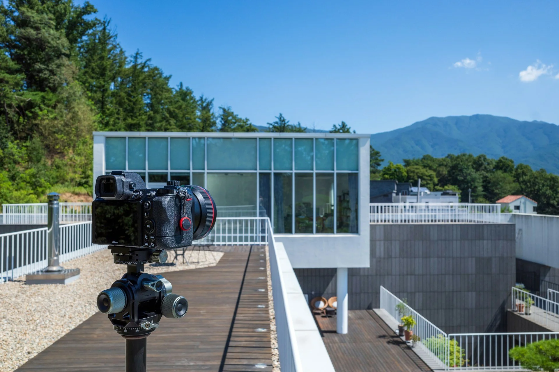 When to Use a Real Estate Photography Service and Why It Helps