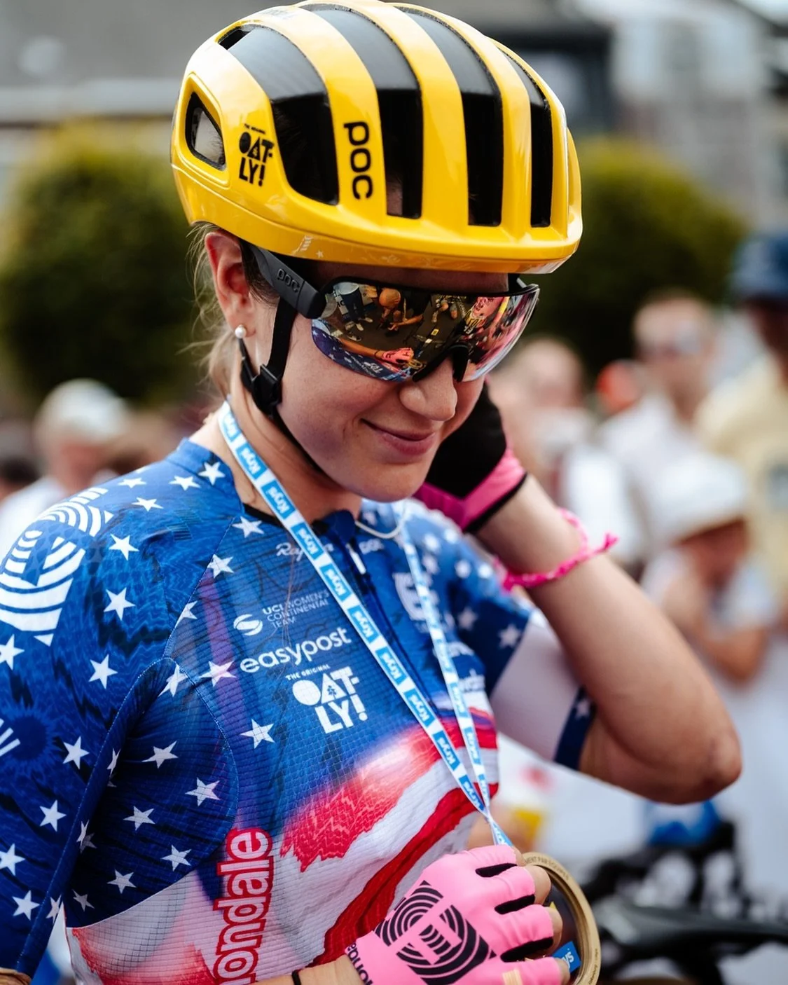 Yellow helmets yesterday for leading the team classification ππ
#watchthefemmes @gozwift @letourfemmes