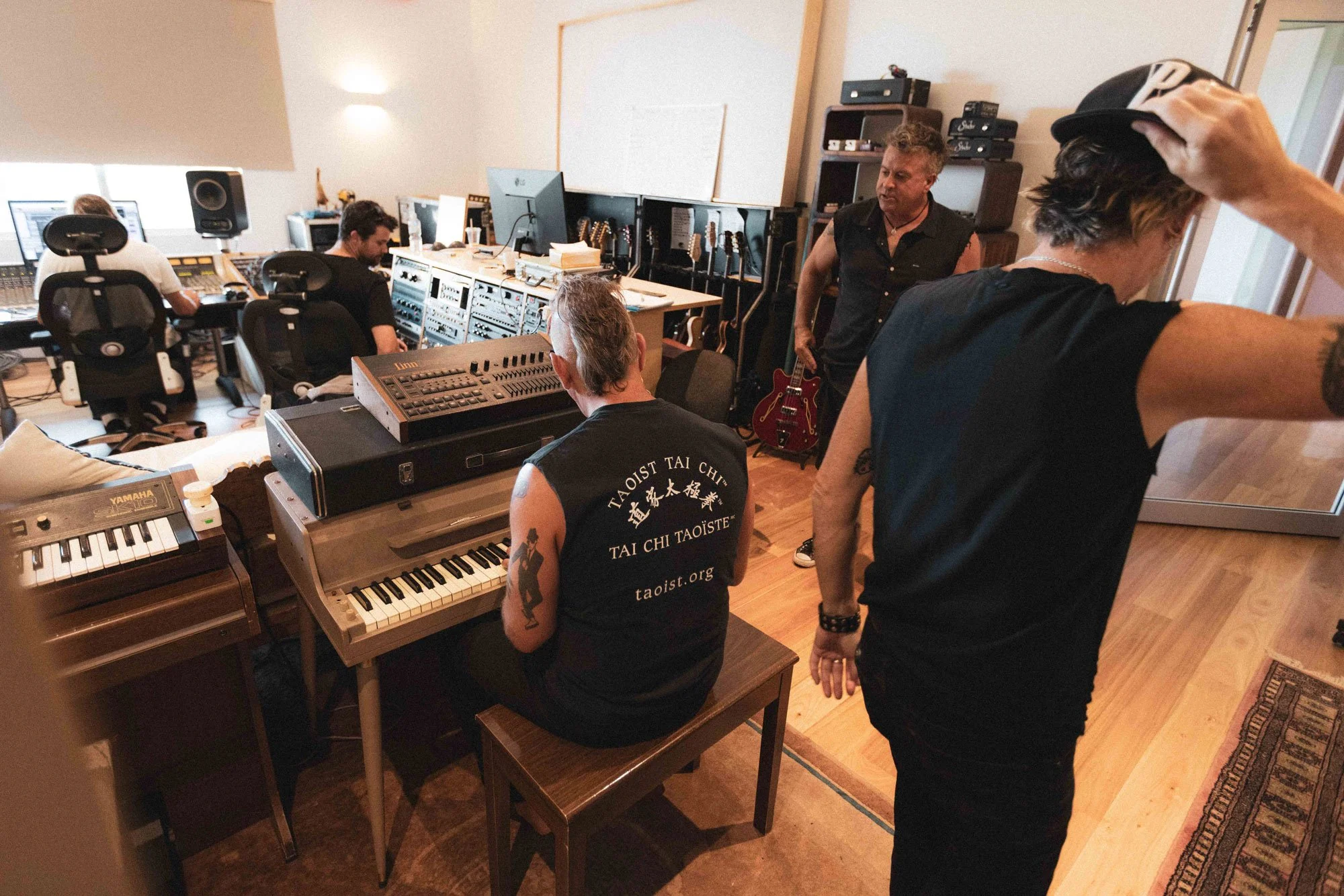 240229_TheLivingEnd-Studio_TheJamesAdams-6436.jpg