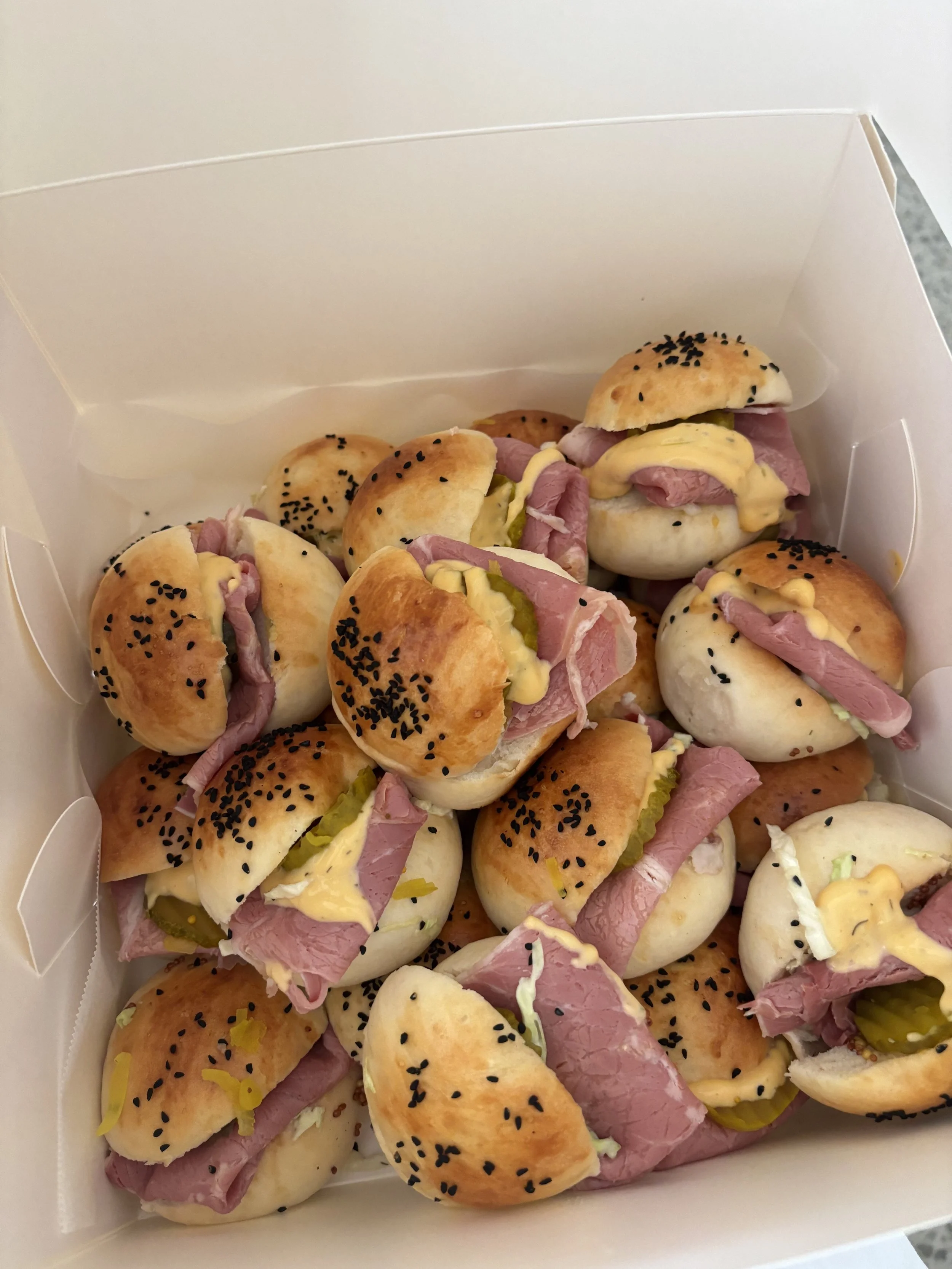 Corned beef cold sliders