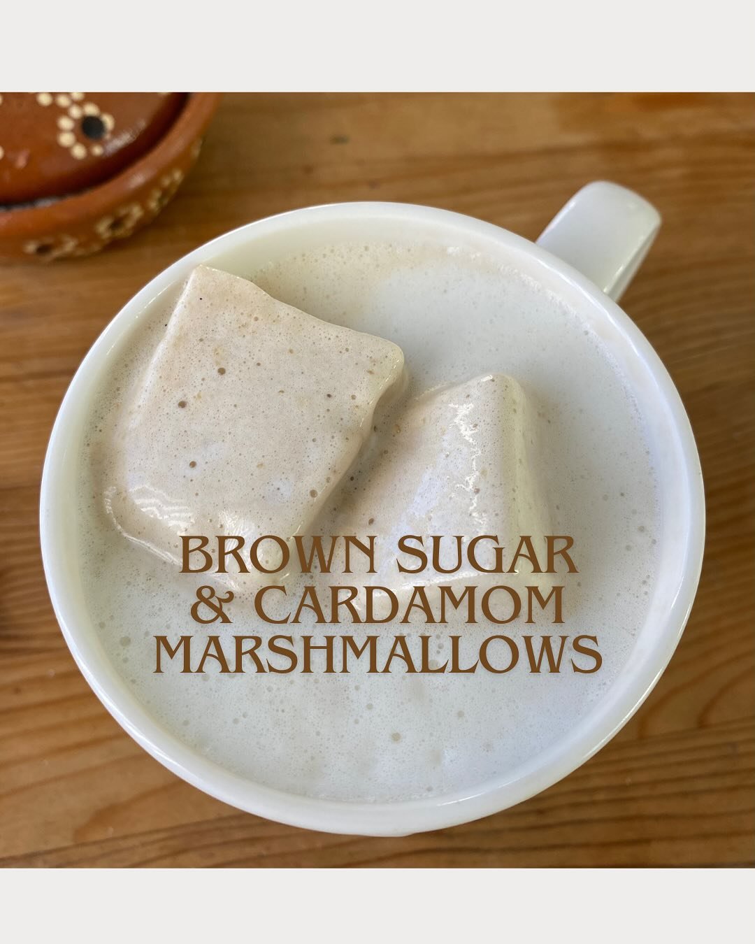 I 💛 a hot drink (yes I&rsquo;m over 40) and I 💛 cardamom so I chucked some in a marshmallow recipe and used brown sugar too which added an extra sense of wholesomeness. 

I have a spice grinder and freshly grind my cardamom but I&rsquo;m sure groun