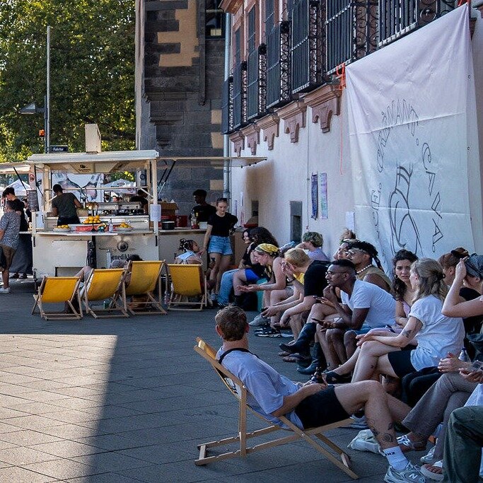 Ein gro&szlig;es Dankesch&ouml;n geht heute raus an alle, die den Sommer am Main 2023 in den vergangenen Wochen erm&ouml;glicht und unterst&uuml;tzt haben!
Mit &bdquo;Sommer am Main&ldquo; feiern und gestalten wir unsere Stadt. Gemeinsam schaffen wir