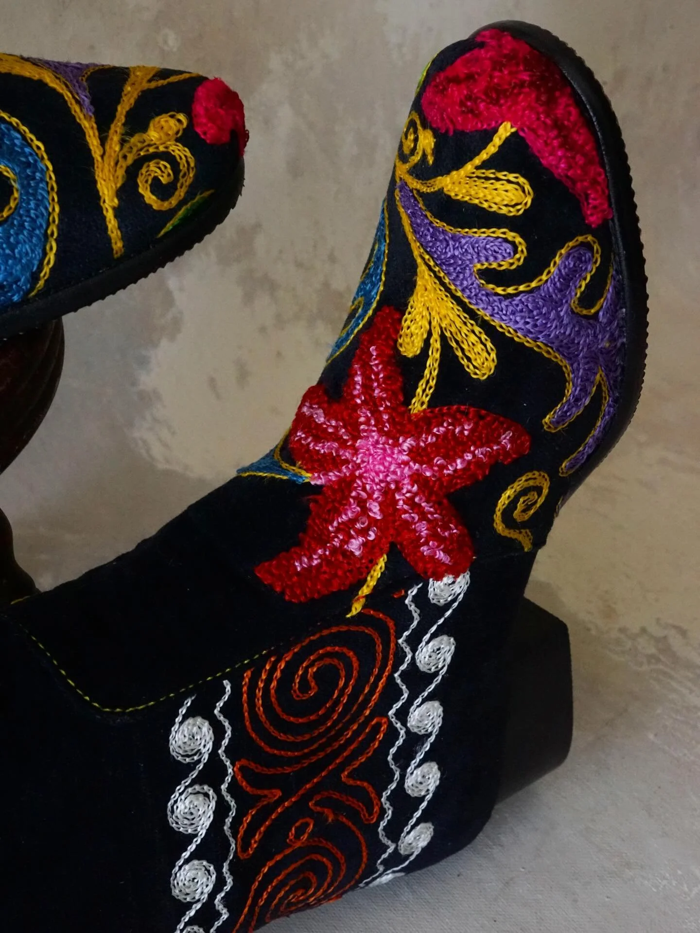 A story in every pair. Today is the last day to save 20-25% on hand embroidered Suzani boots 🌿

🌼10% OFF ALL ORDERS with code BLACKSEAHOLIDAY

🧿Save 20% on every purchase of $100+ with code BLACKSEA100

🌟Save 25% on every purchase of $300+ with c