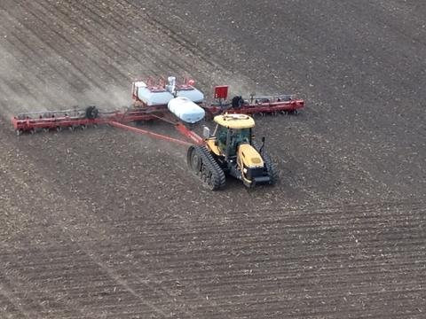 480_24_row_planter_from_silo.jpeg