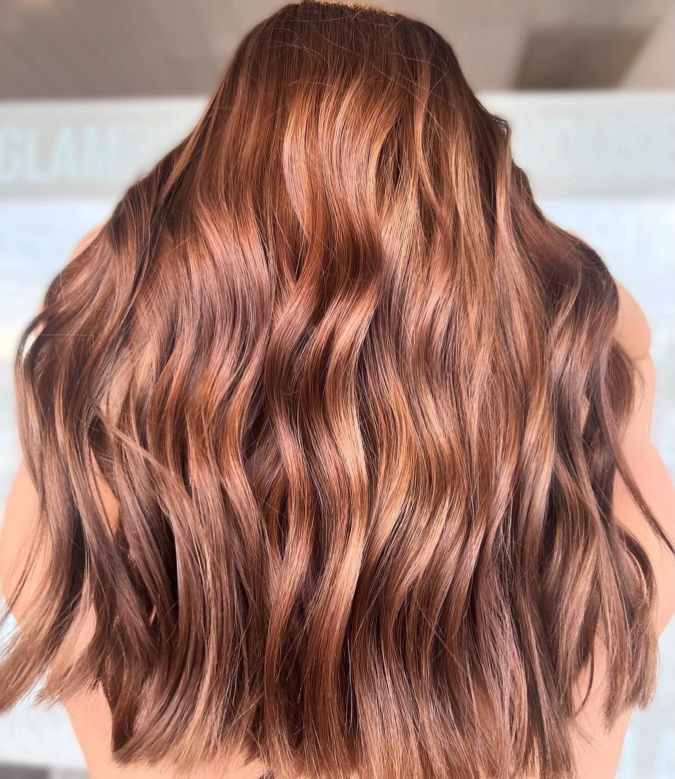 🍁🍂🍫🤎 in love with this color 
By @elli.h_tgh 

click the link in our bio to reserve now!