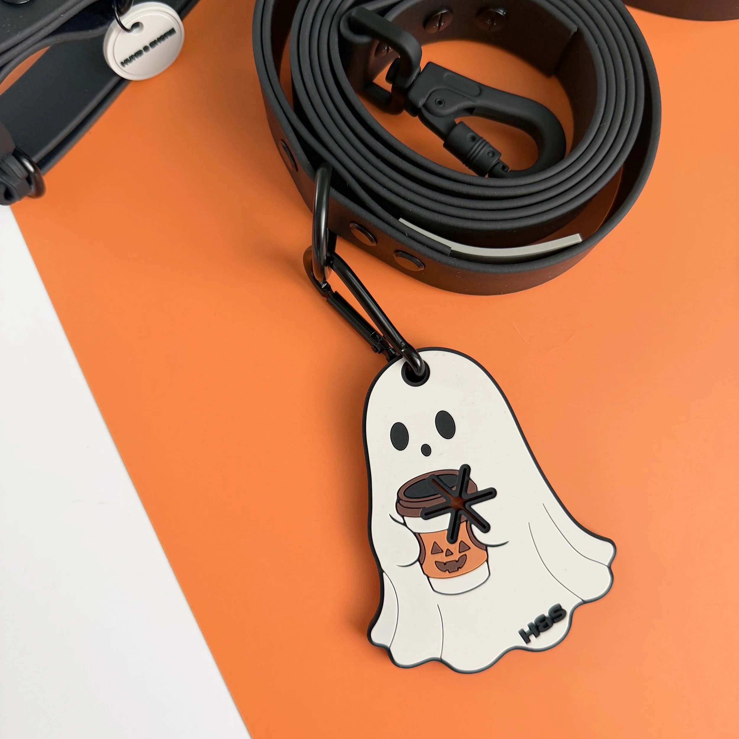 Shore Loop Poop Bag Carrier | Ghost