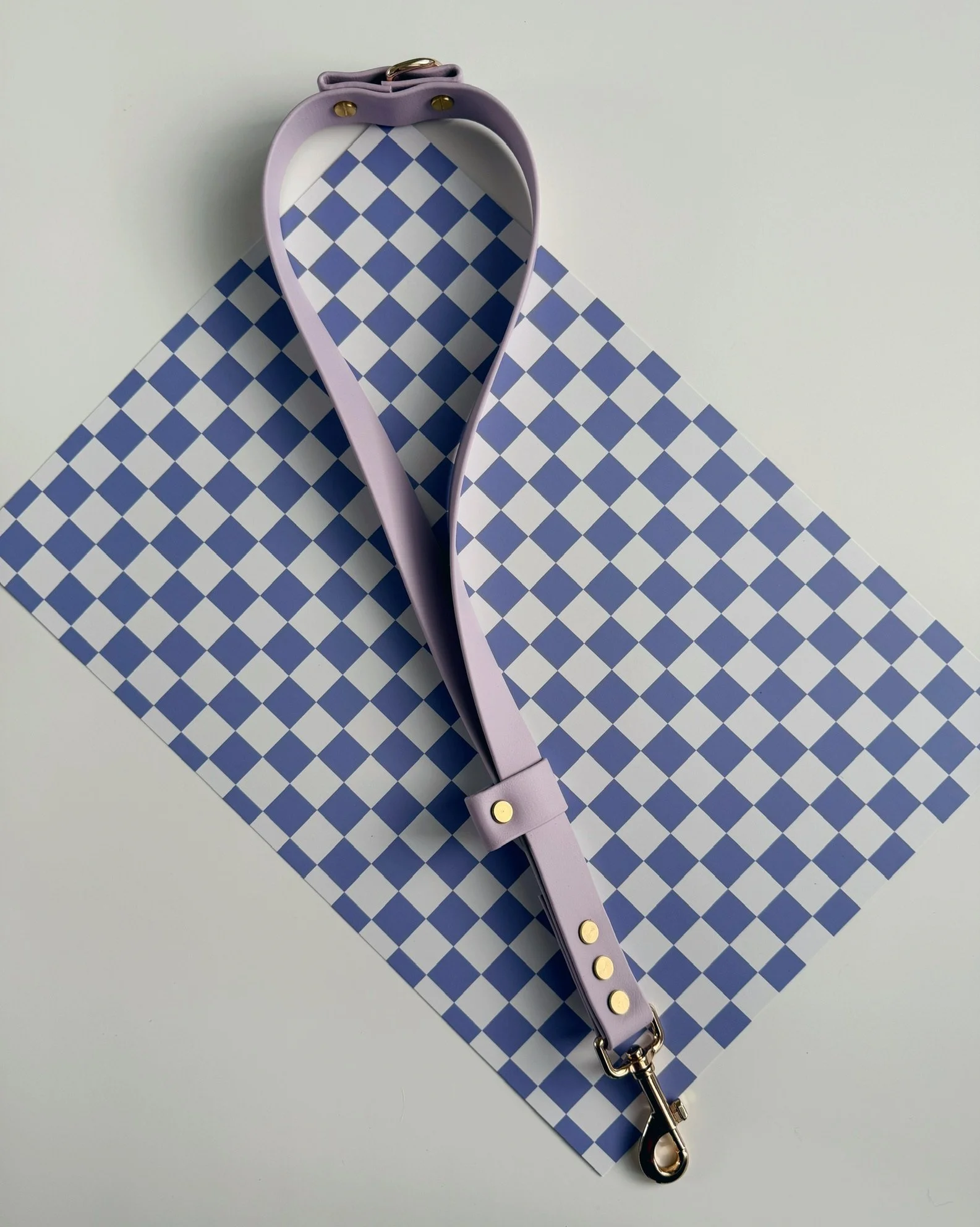 Lavender grooming loop in 18" length and 1" width