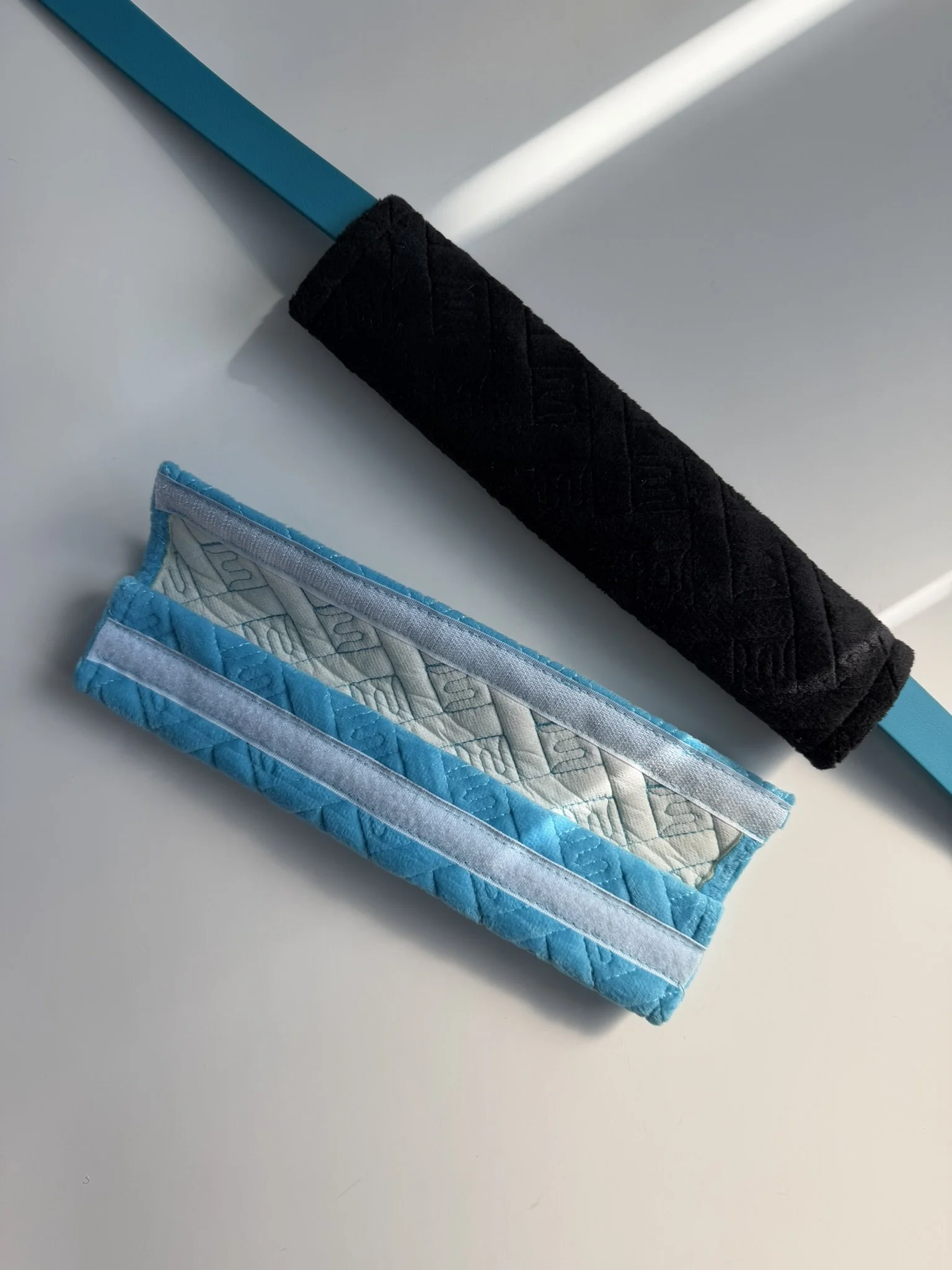 Hund and Shore grooming belly band comfort pads in all five colours black blue pink tan and purple for professional dog groomers