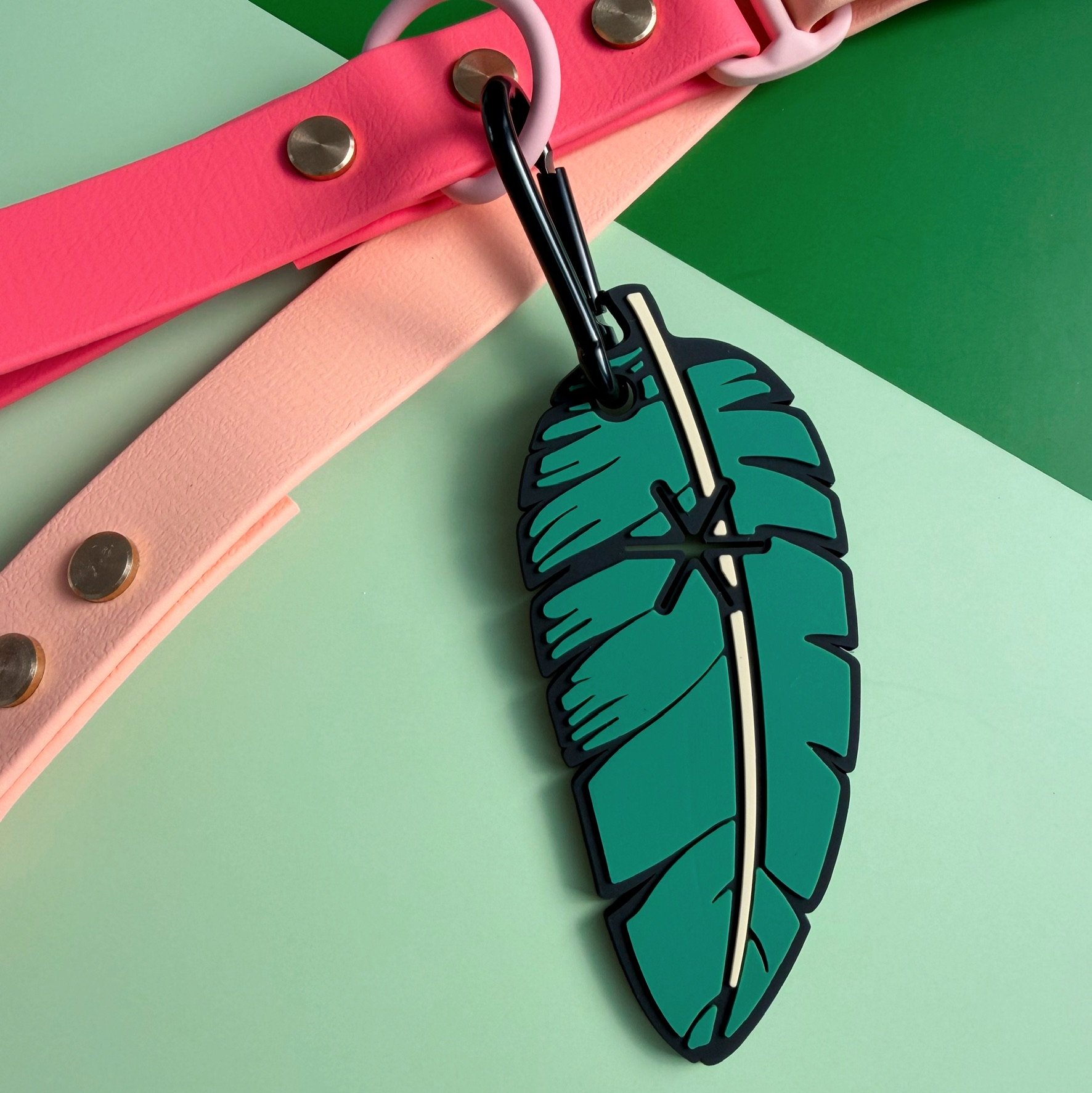 Shore Loop Flora Leaf Poop Bag Holder