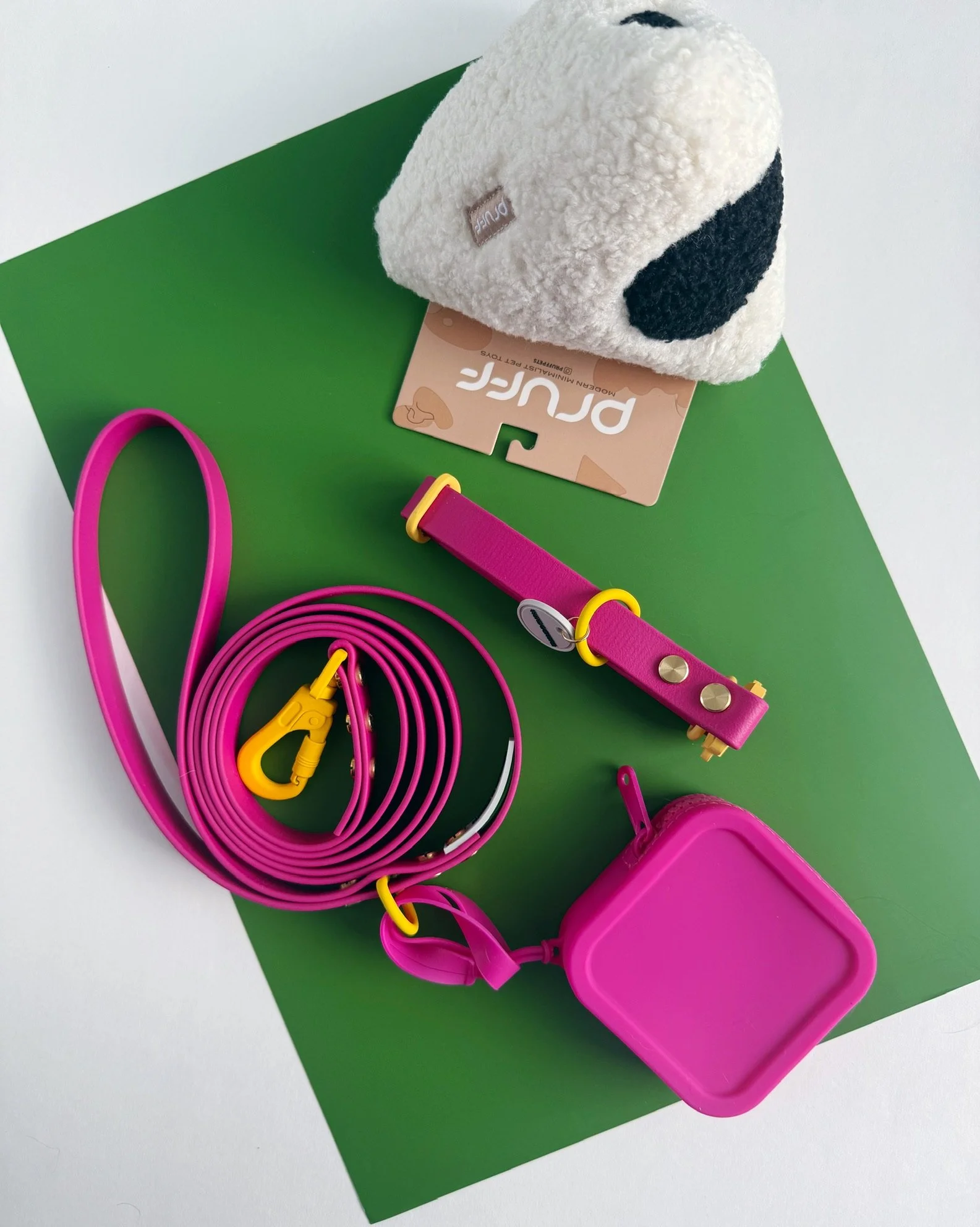 Grove Berry magenta biothane dog leash and collar set with matte yellow hardware from The Grove Collection by Hund and Shore
