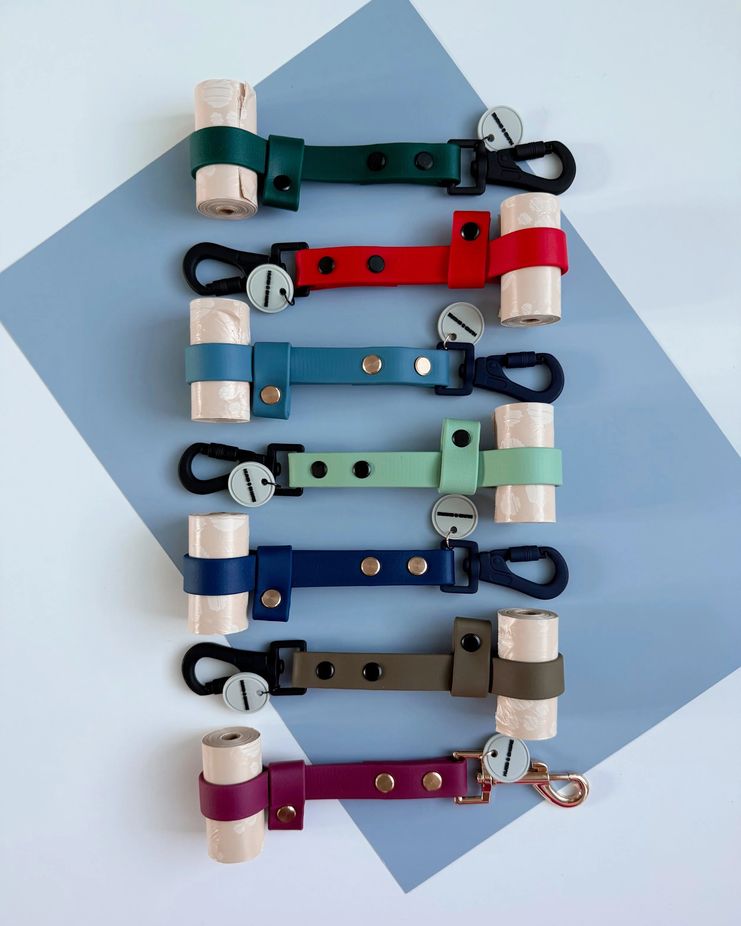 THE SHORE CLIP POOP BAG HOLDER