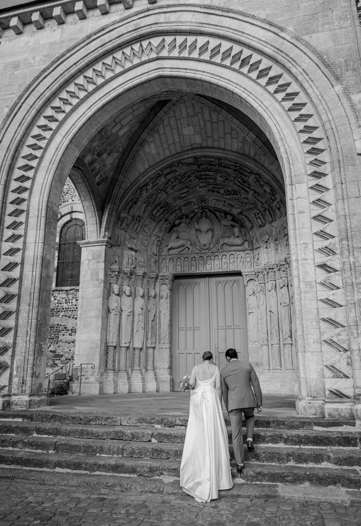 Un mariage intime au Mans entre patrimoine et élégance