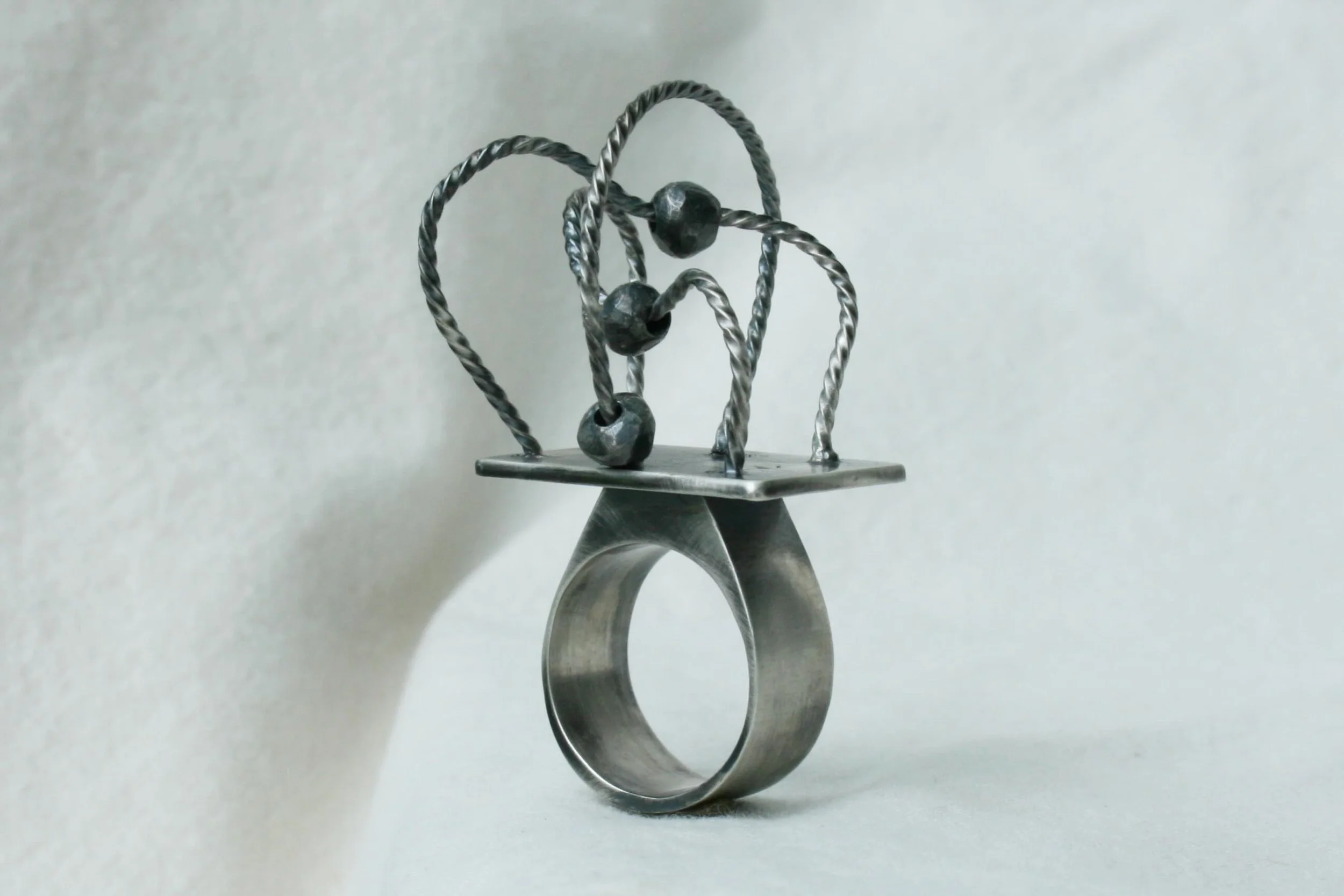We just wrapped up our Spring Creative Challenge &ldquo;Rings That &lsquo;DO&rsquo; Things&rdquo; and we are SO impressed by what our members whipped up! 

The fabulous jury members @jewelerinaflynn @amuckdesign &amp; @bryancpark brought their experi